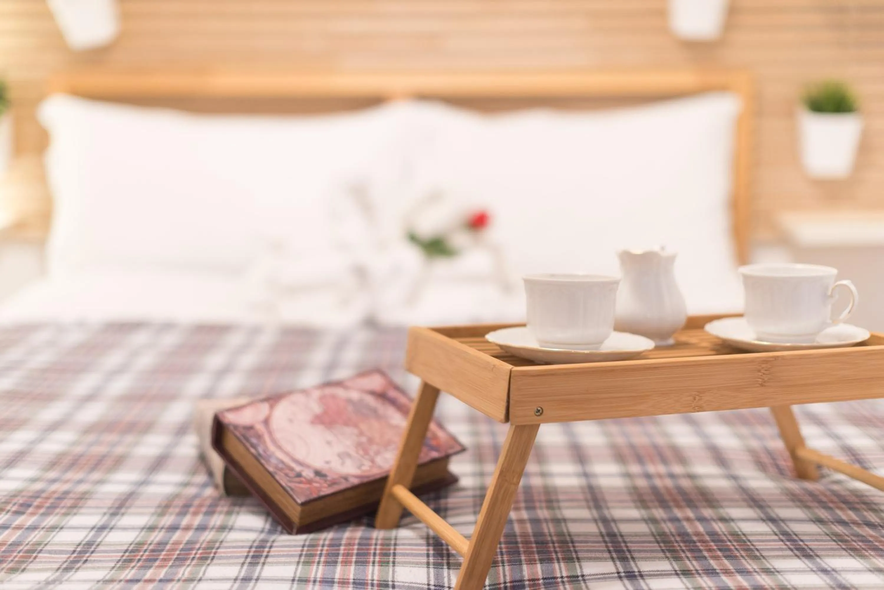 Breakfast, Bed in loft style taverna