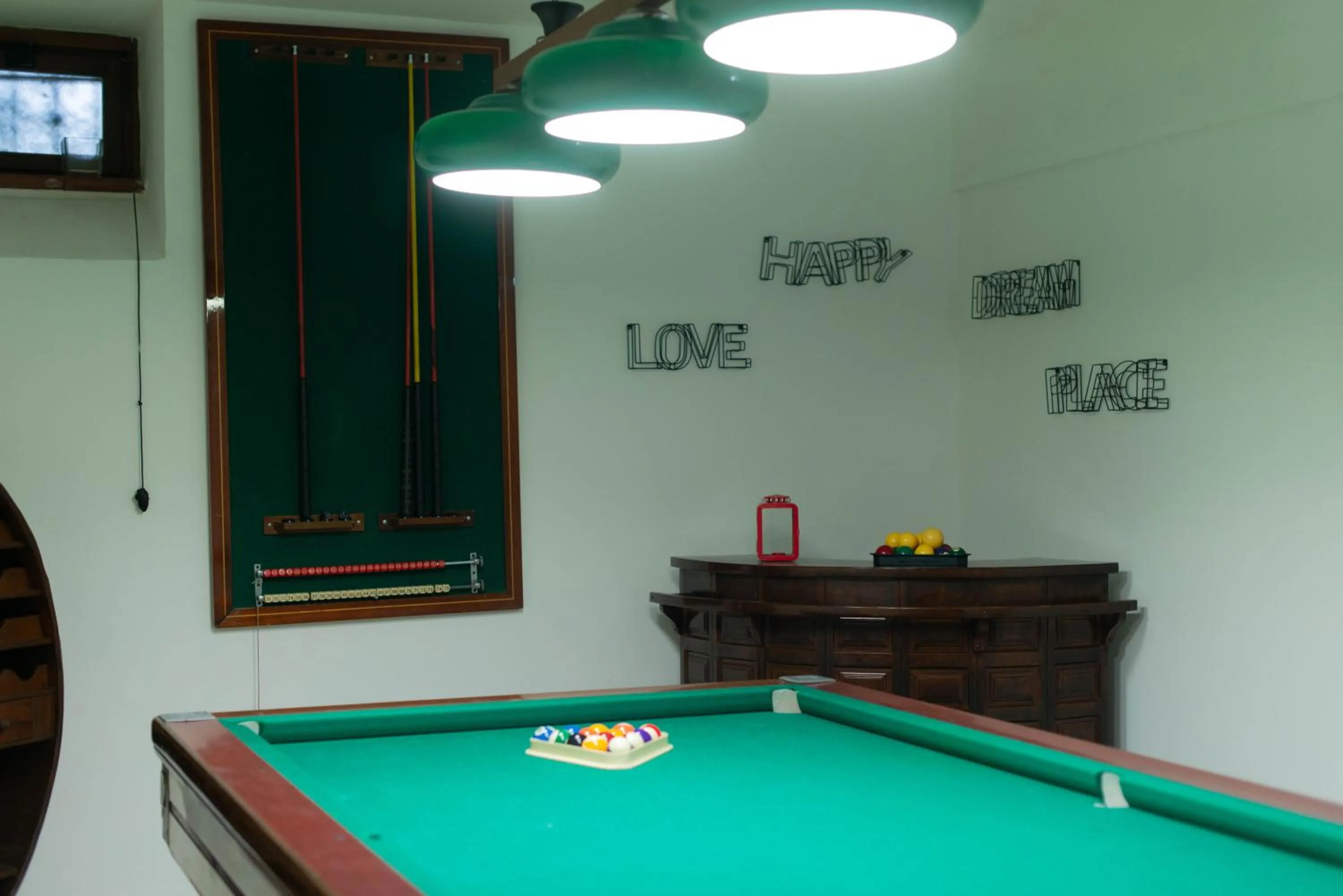 Children play ground in loft style taverna con sala giochi