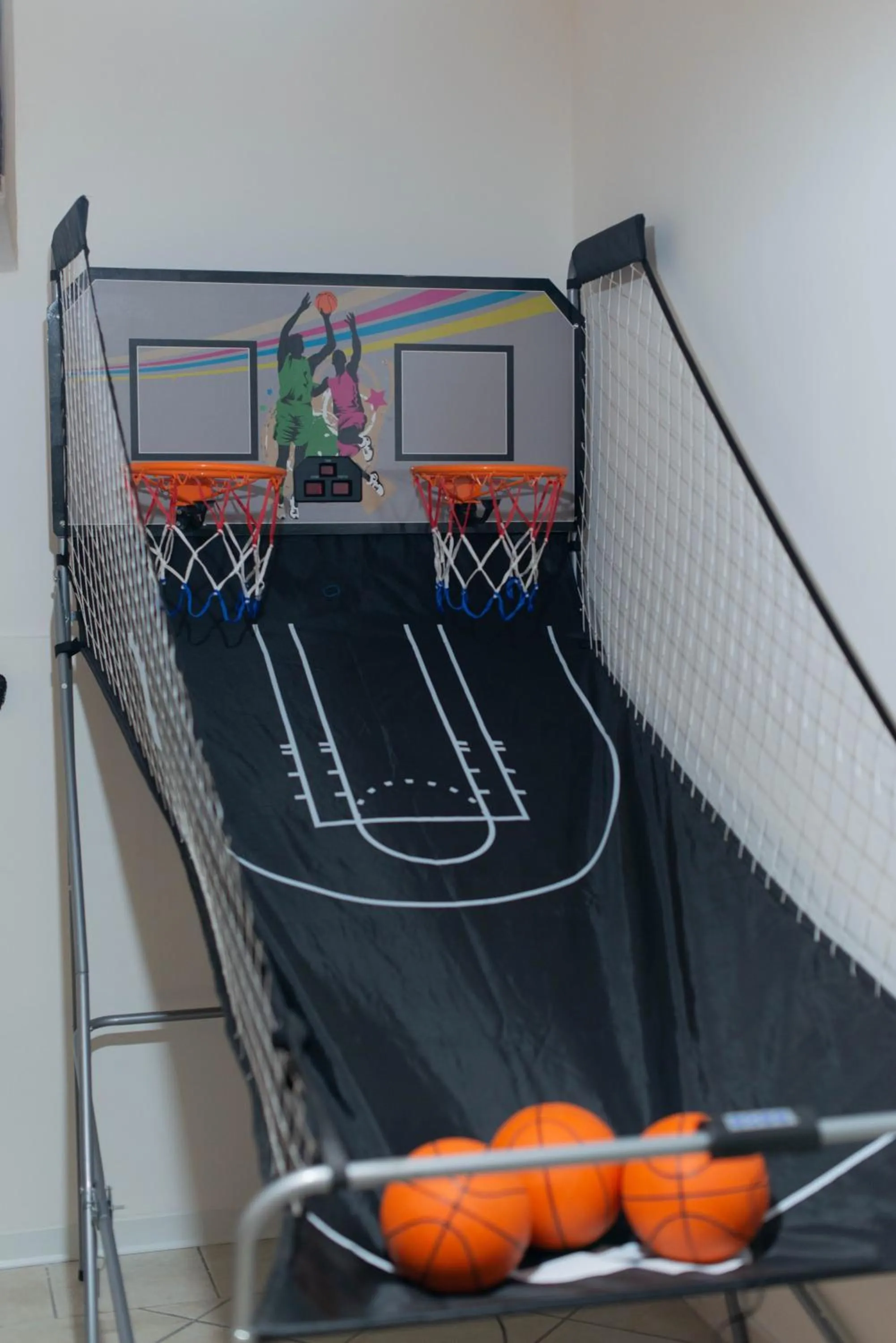 Game Room in loft style taverna con sala giochi