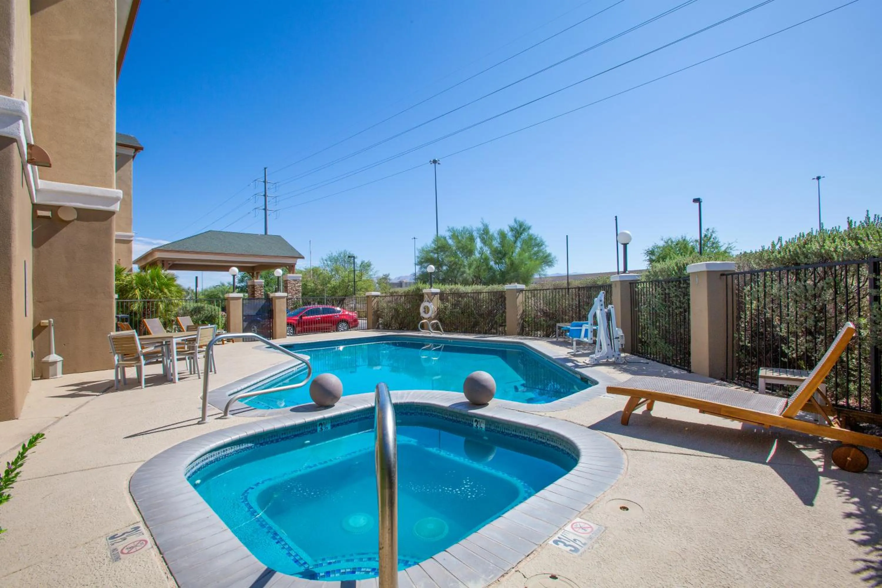 Pool view in Country Inn & Suites by Radisson, Tucson City Center AZ