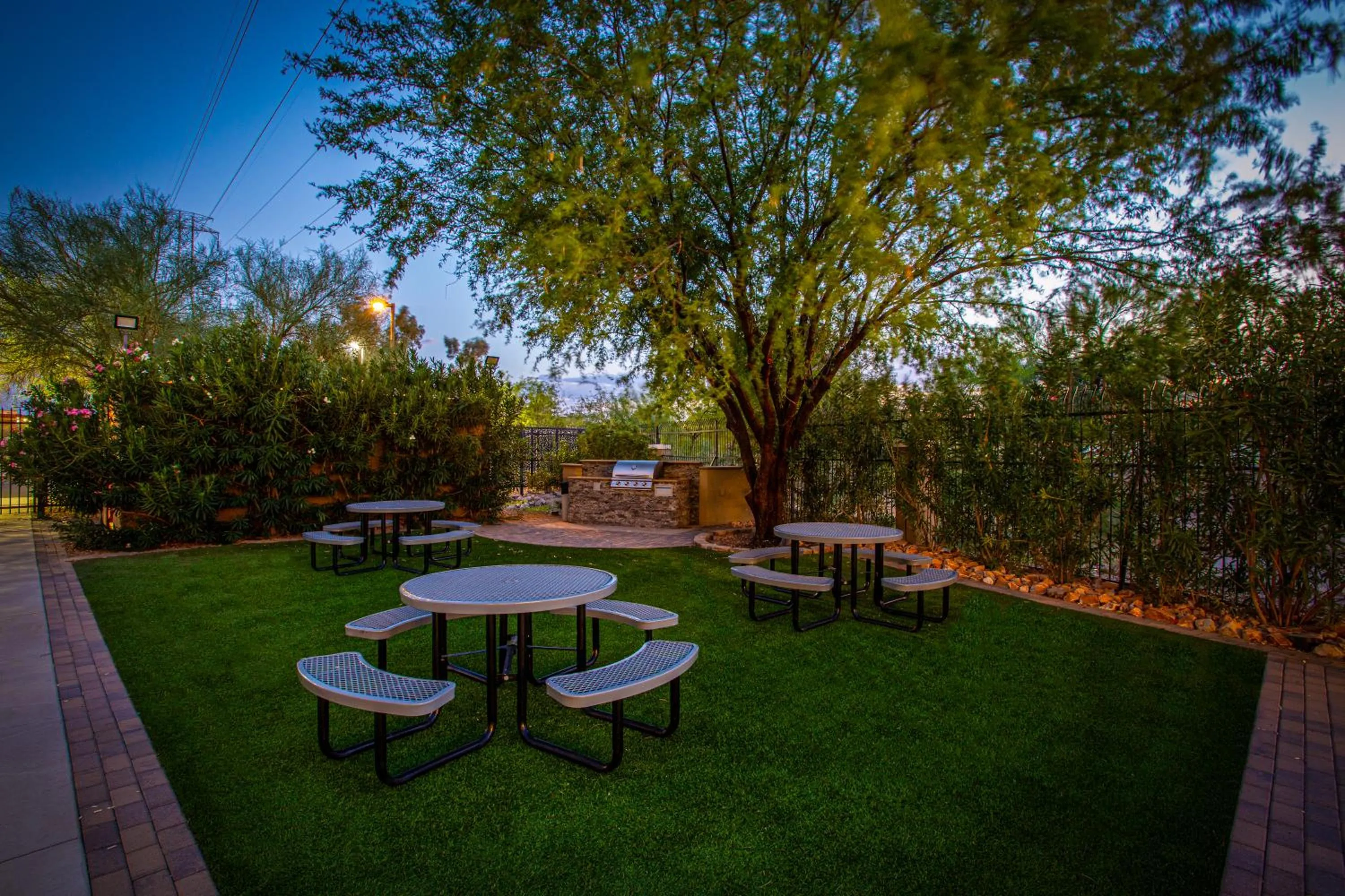BBQ facilities in Country Inn & Suites by Radisson, Tucson City Center AZ