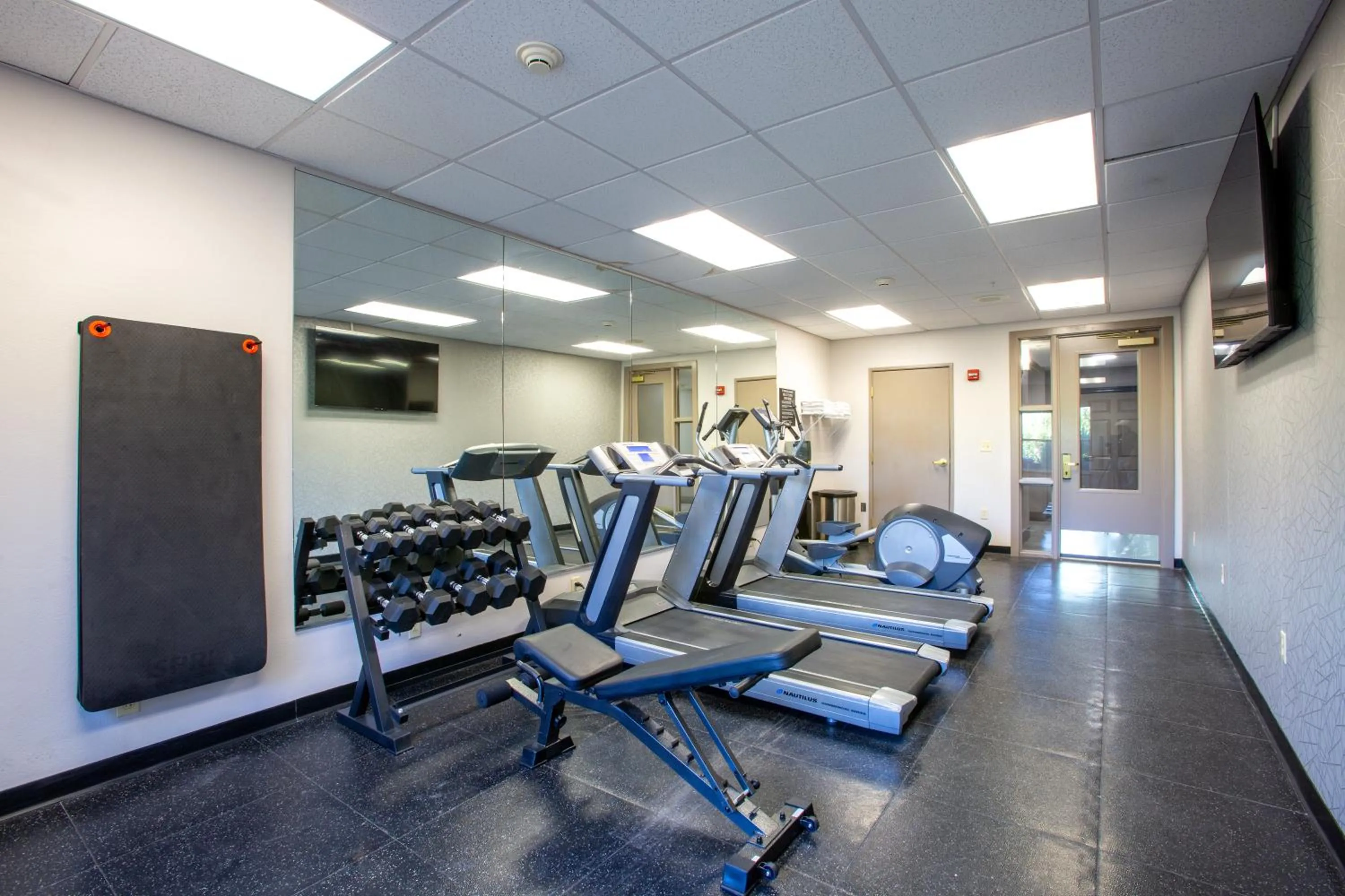Fitness centre/facilities in Country Inn & Suites by Radisson, Tucson City Center AZ
