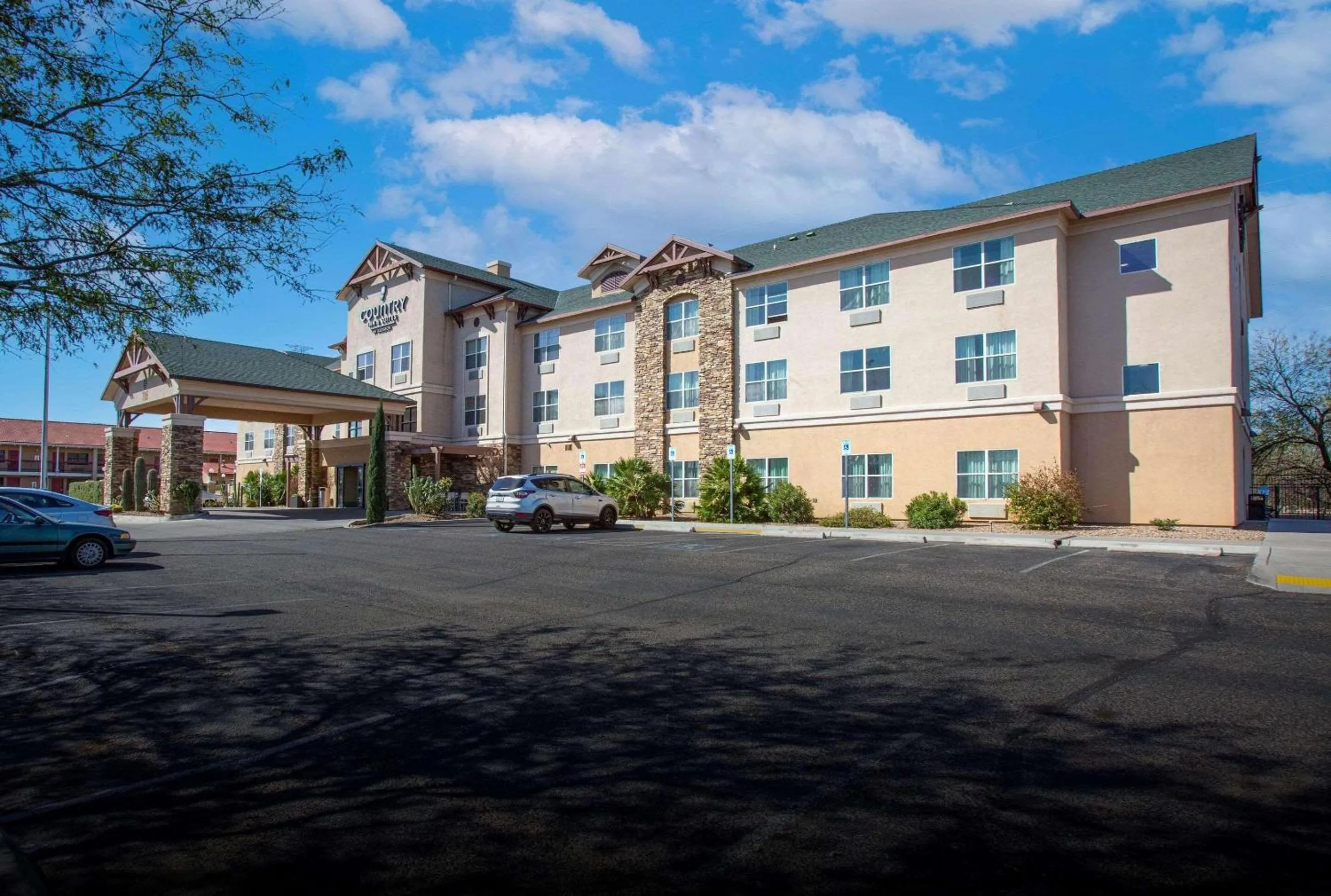 Property building in Country Inn & Suites by Radisson, Tucson City Center AZ