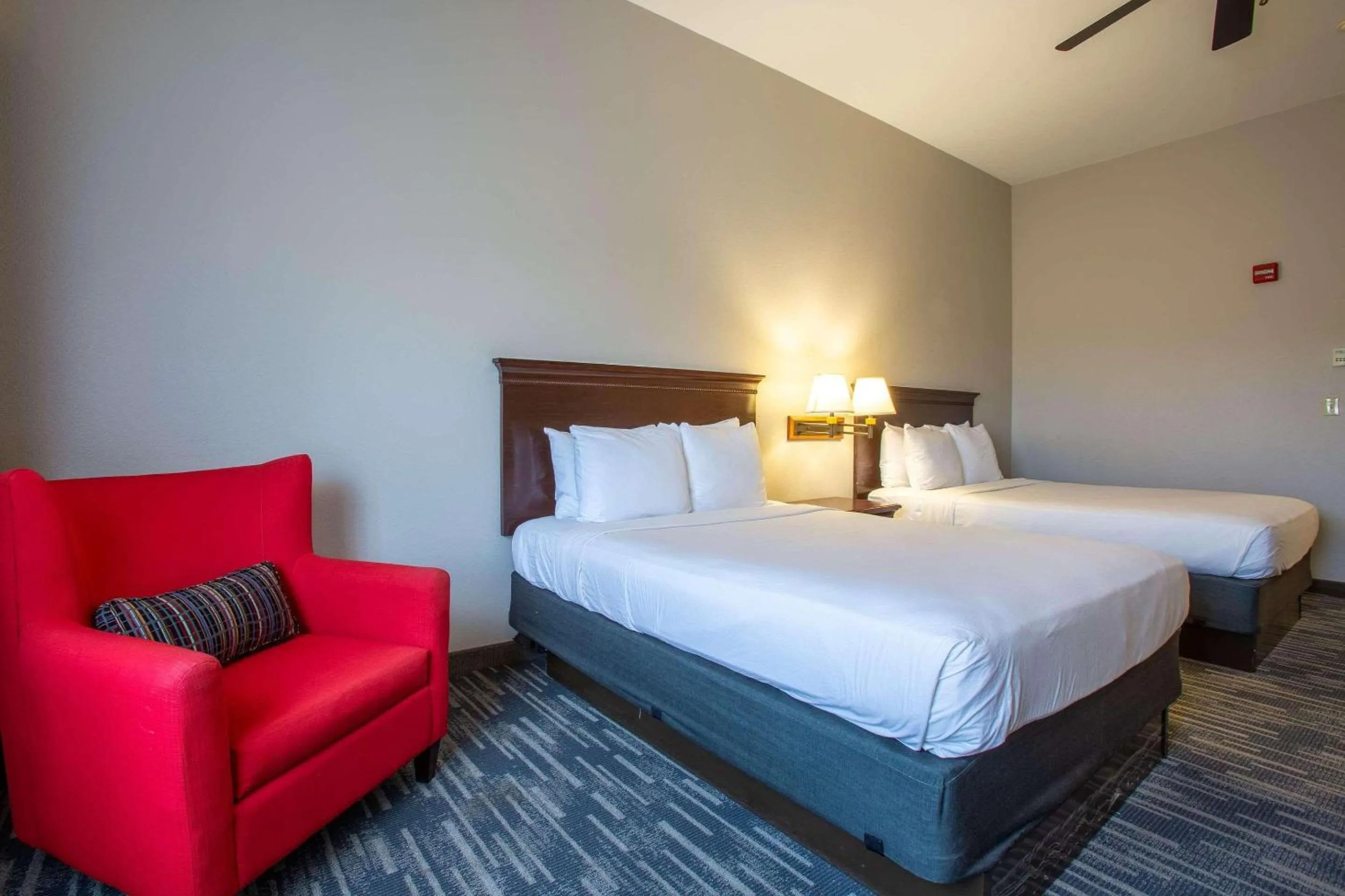 Bedroom, Bed in Country Inn & Suites by Radisson, Tucson City Center AZ