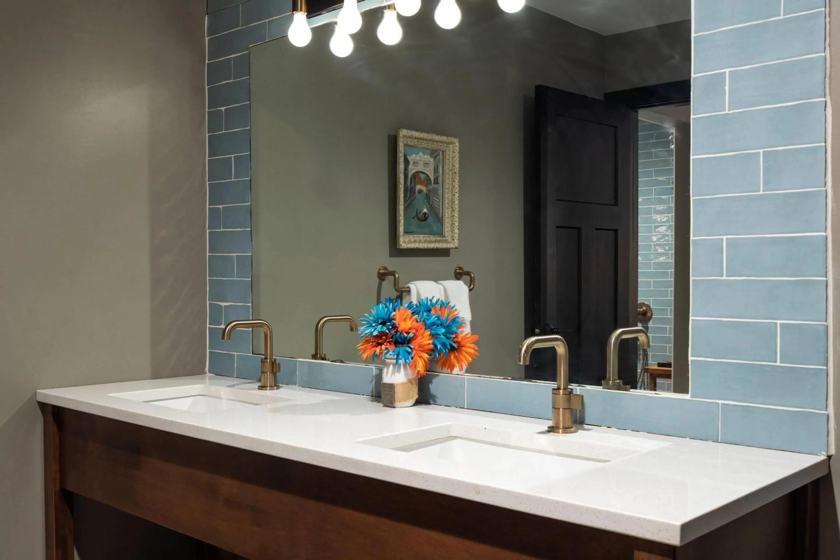 Bedroom in The Highlander Hotel, Ascend Hotel Collection