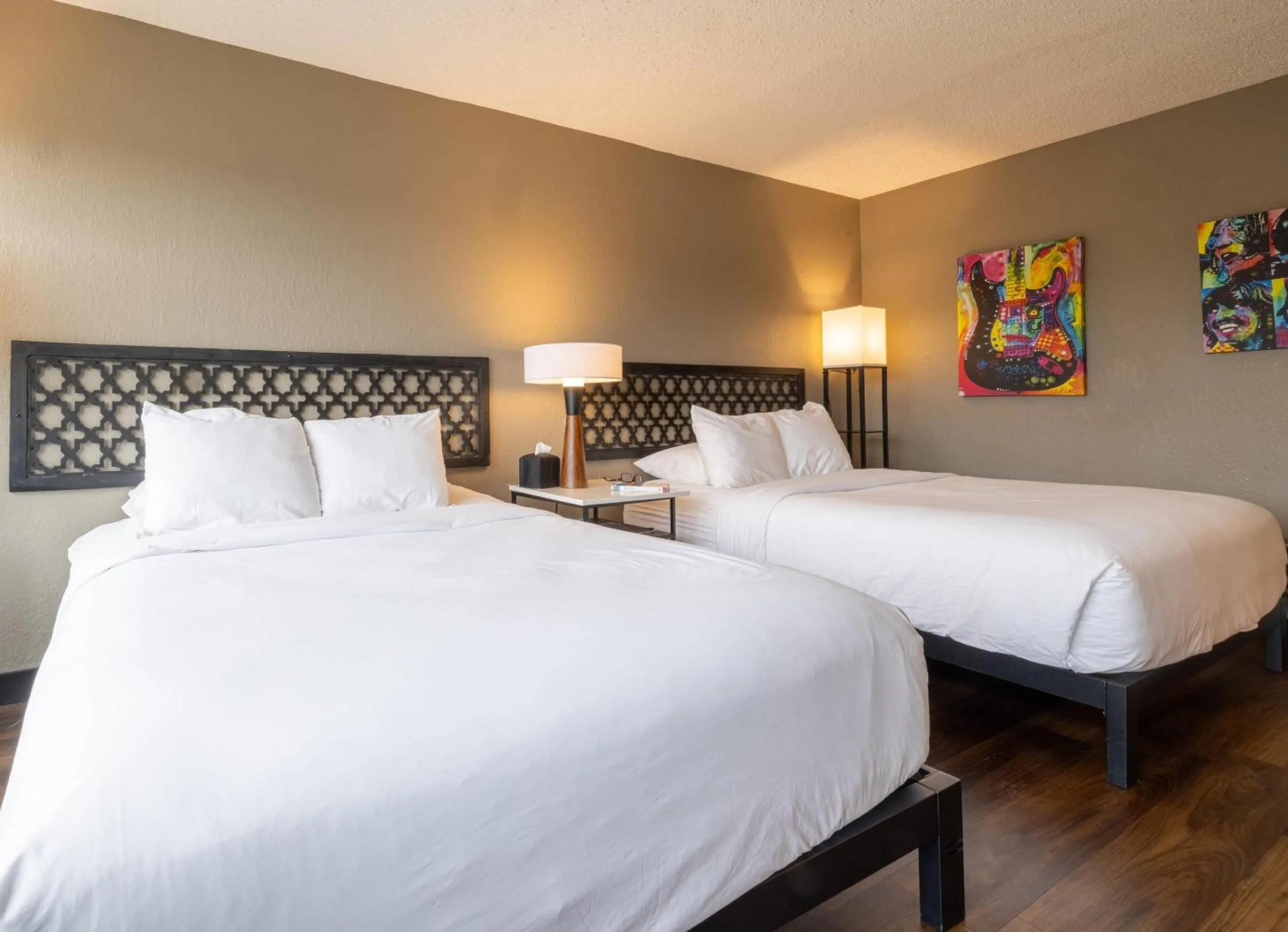 Bedroom, Bed in The Highlander Hotel, Ascend Hotel Collection