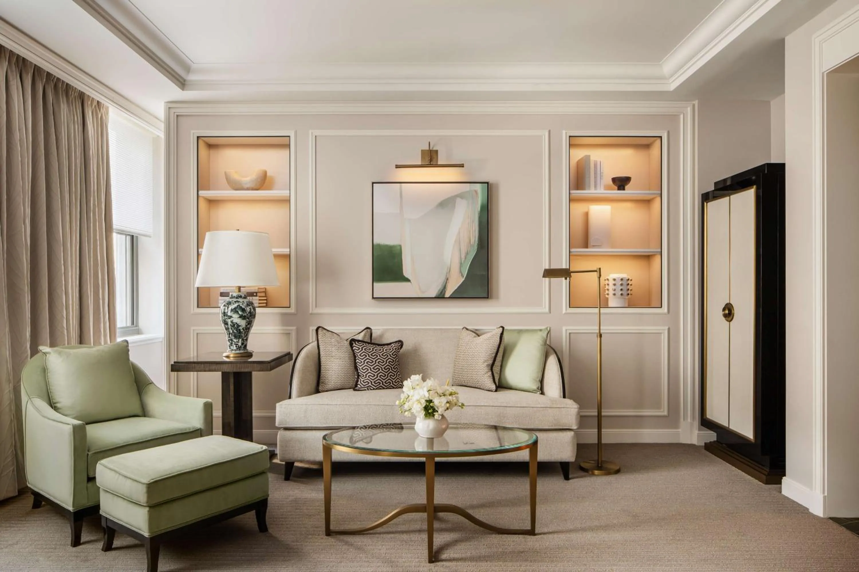 Living room in Waldorf Astoria New York