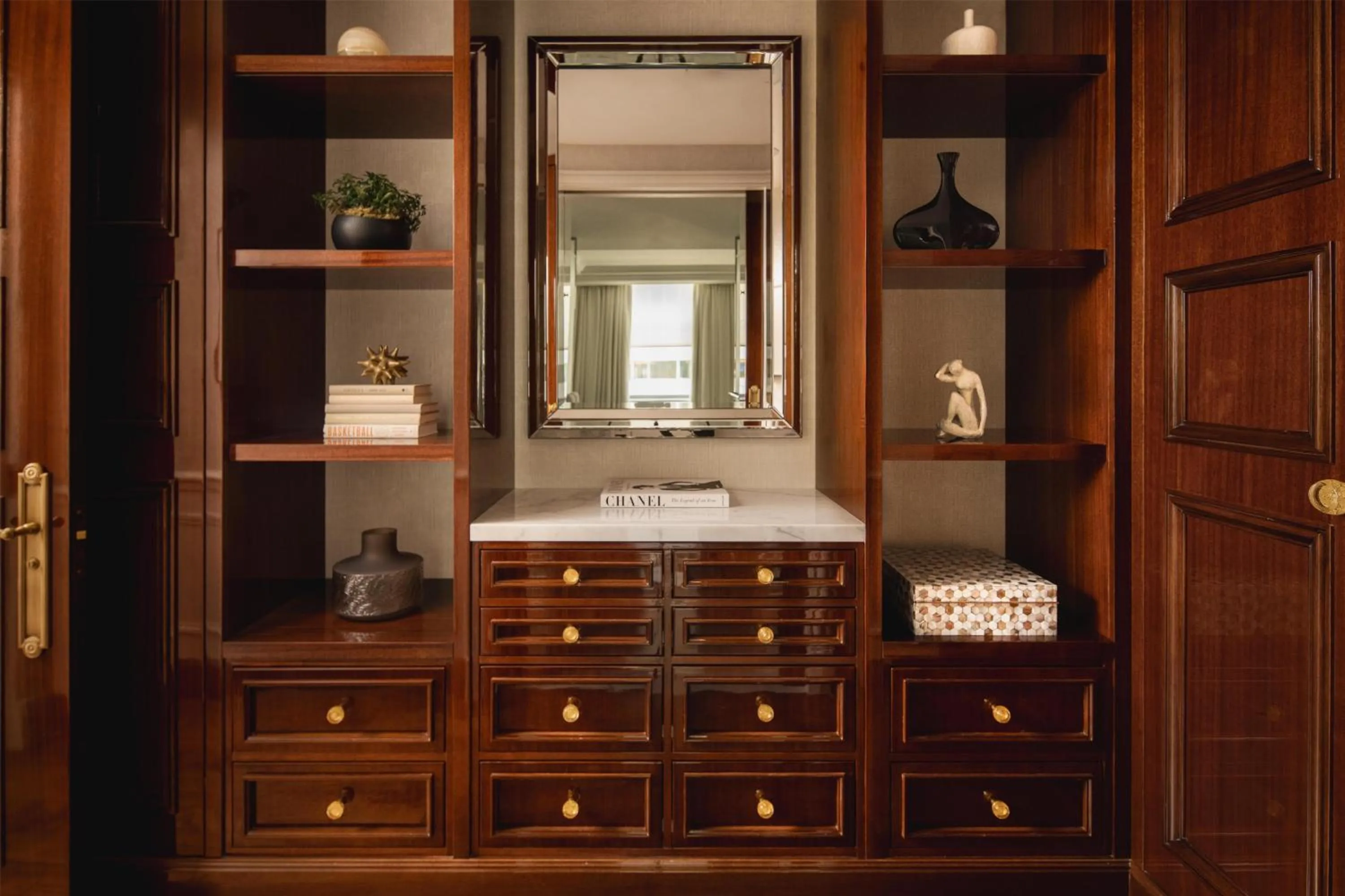 Photo of the whole room in Waldorf Astoria New York