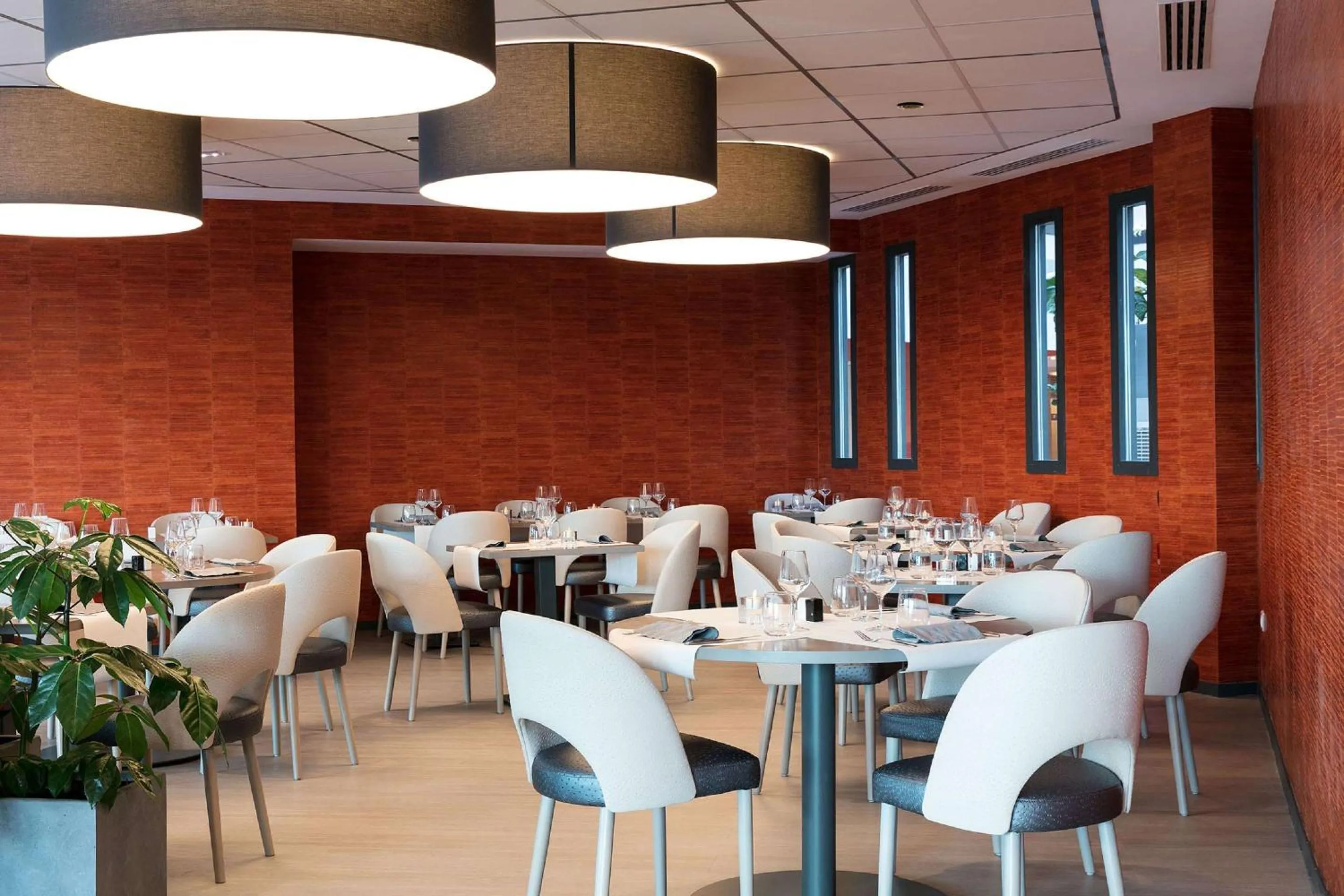 Restaurant/places to eat in Best Western Plus Hôtel Escapade Senlis