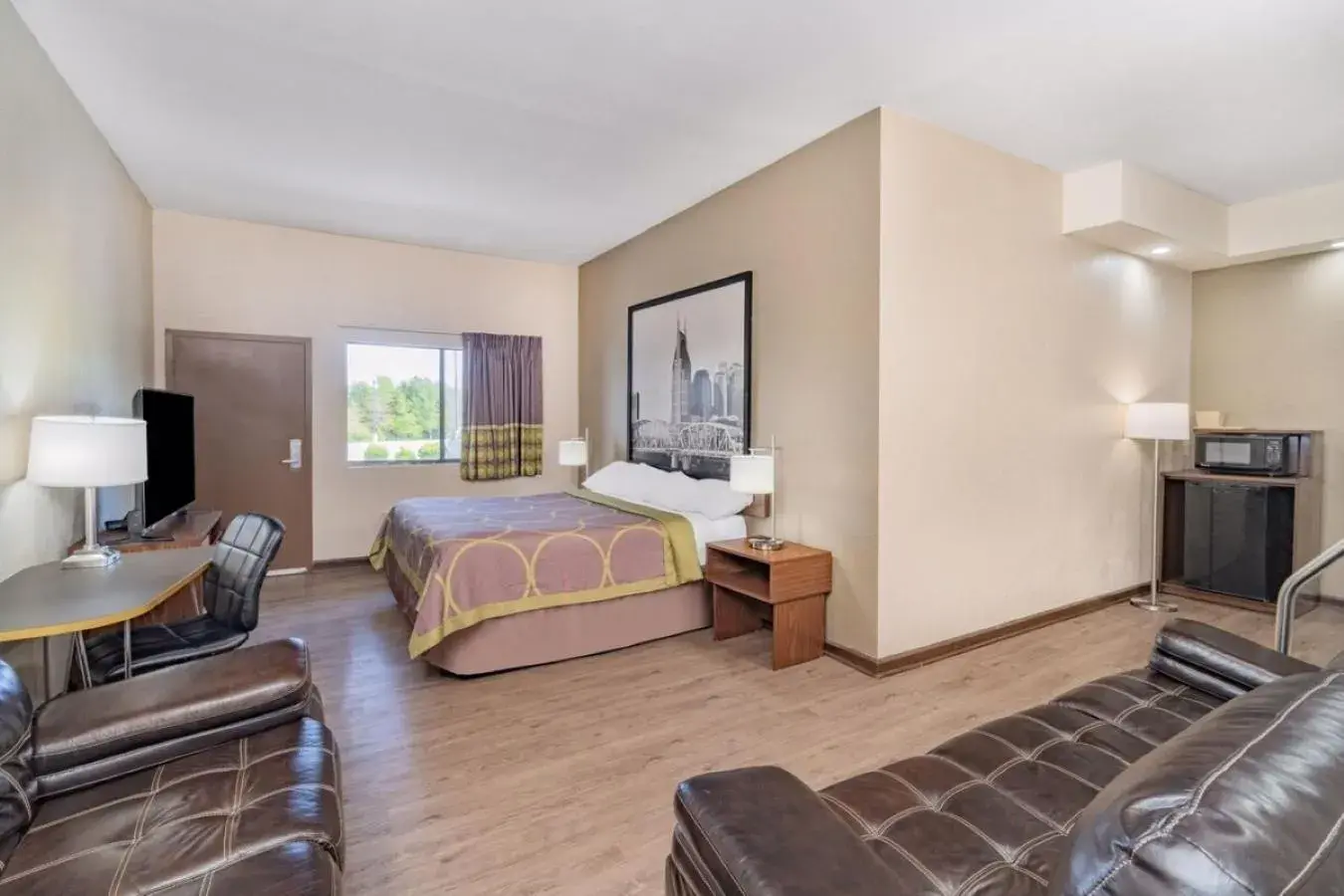 Deluxe King Suite - Smoking in Super 8 by Wyndham Columbia Deluxe King Suite - Smoking in Super 8 by Wyndham Columbia