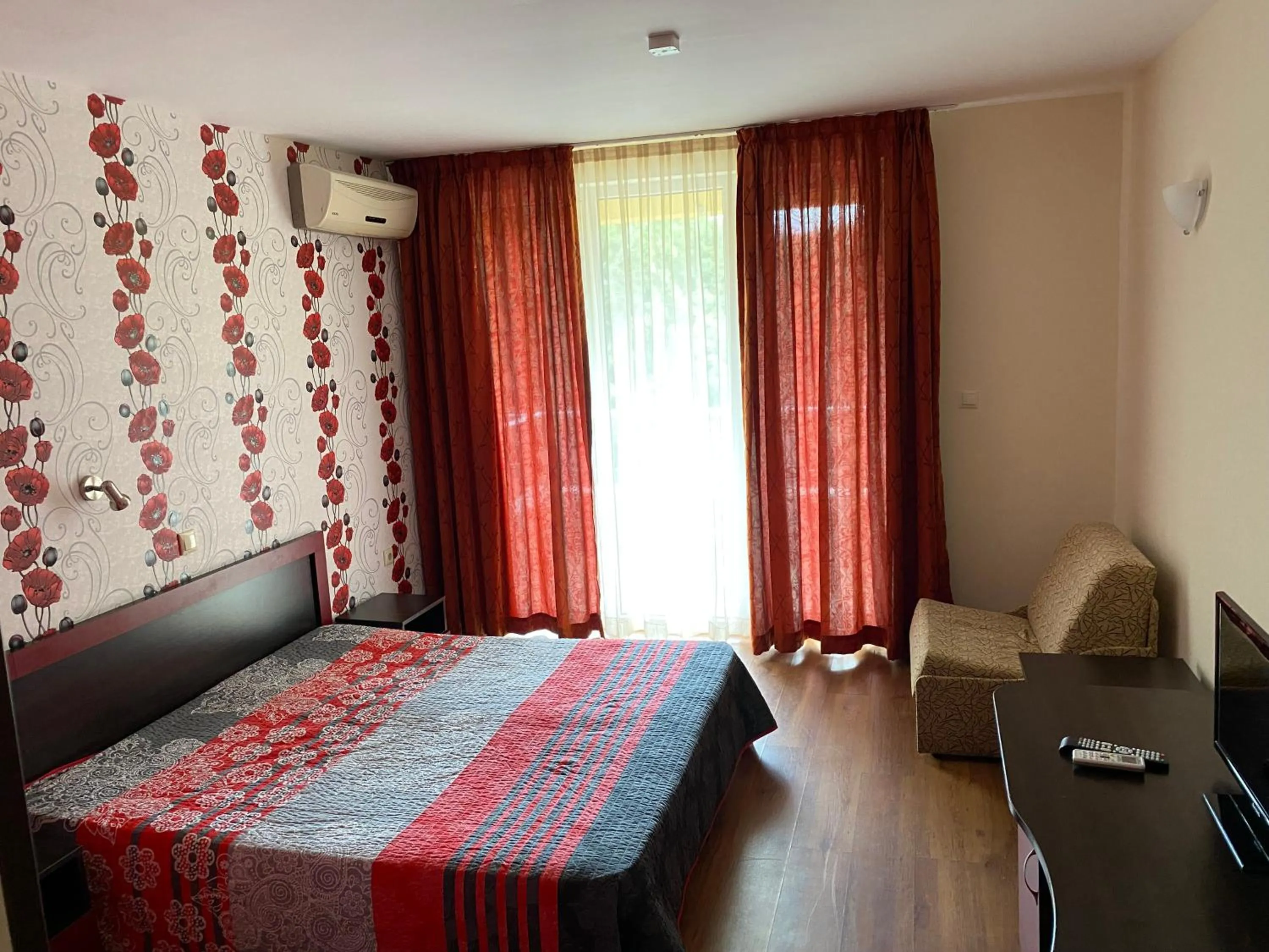 Bedroom, Bed in Hotel Sea Star Приморско