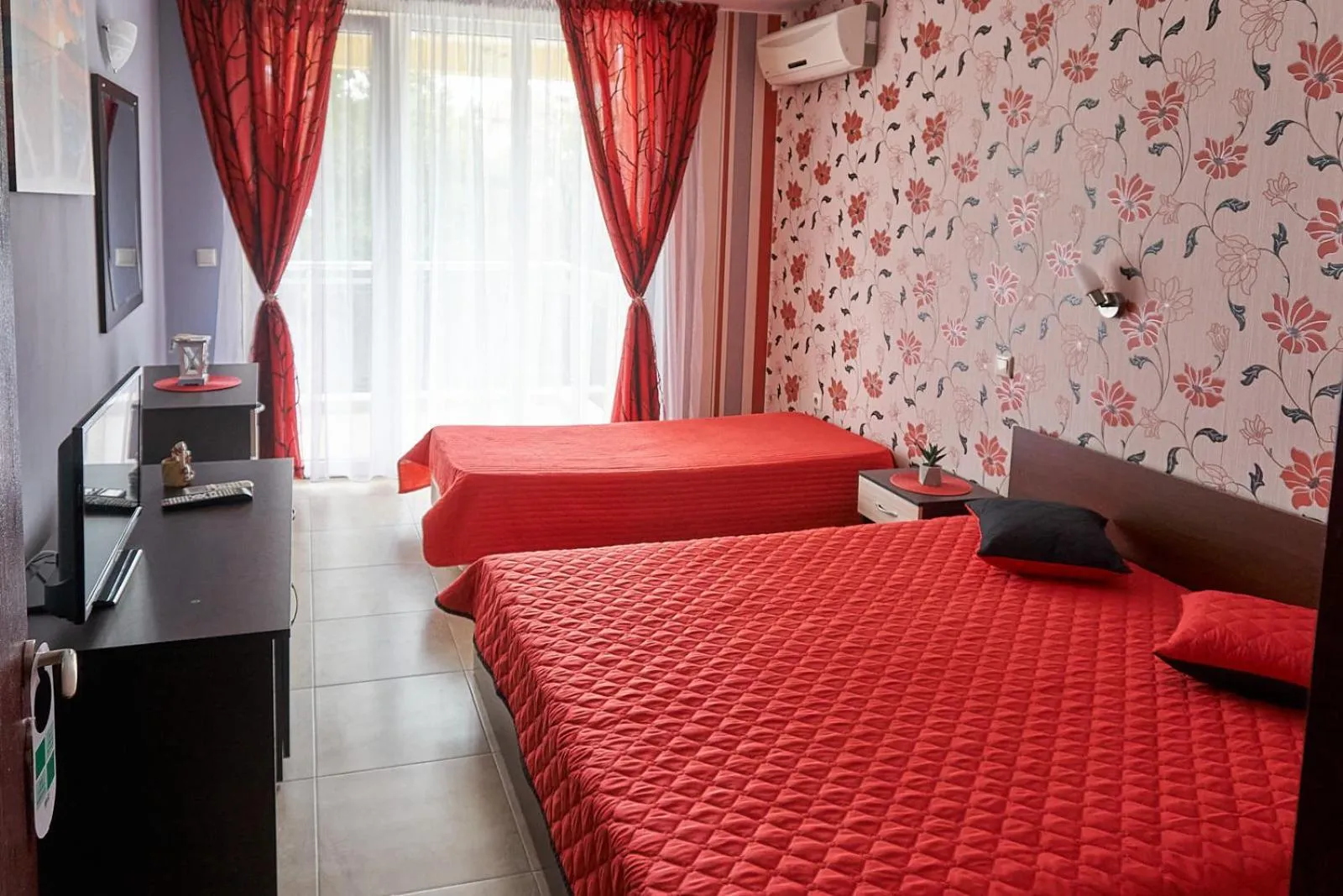 Photo of the whole room, Bed in Hotel Sea Star Приморско