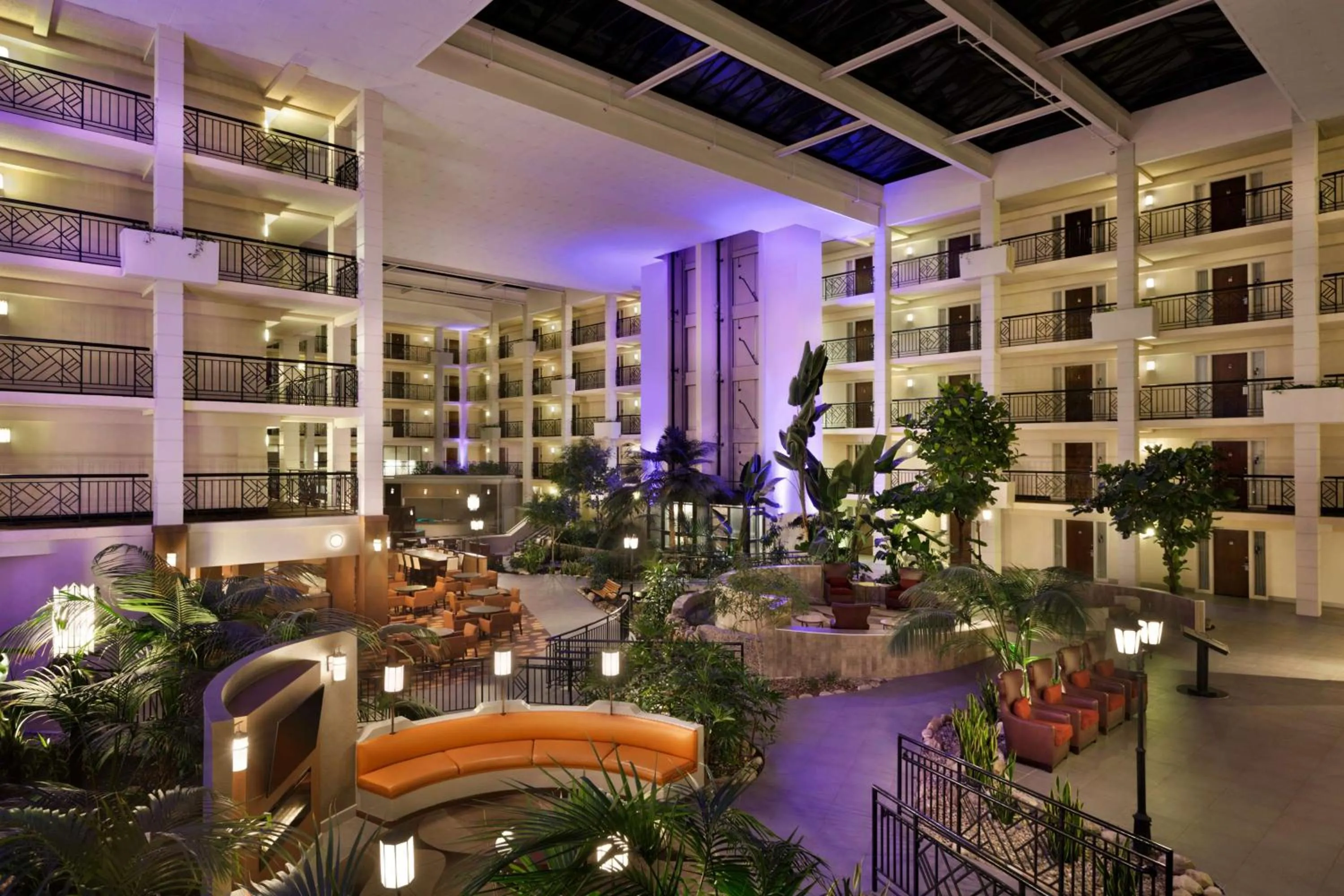 Lobby or reception in Embassy Suites by Hilton Piscataway Somerset