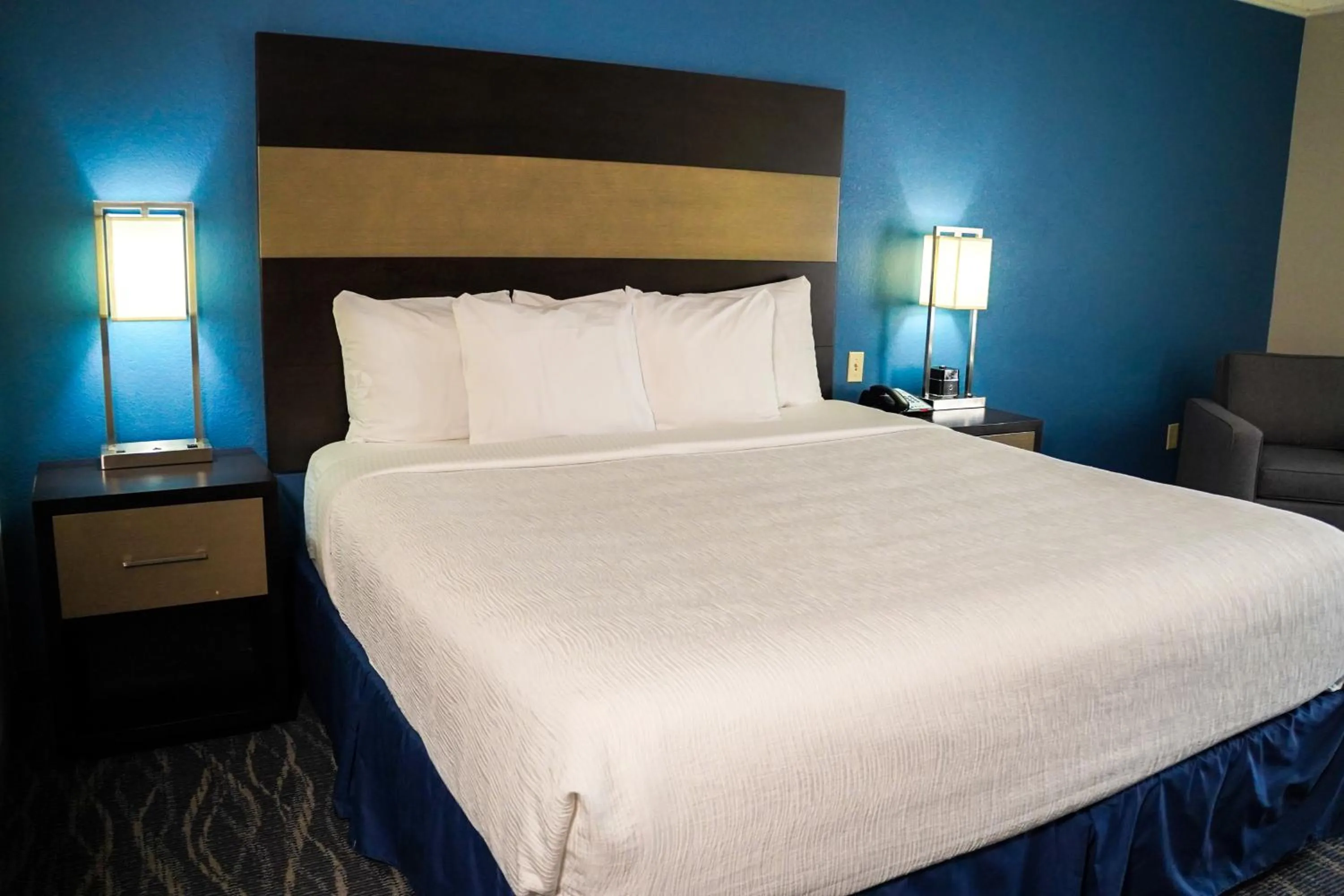 Bed in La Quinta by Wyndham Phoenix I-10 West