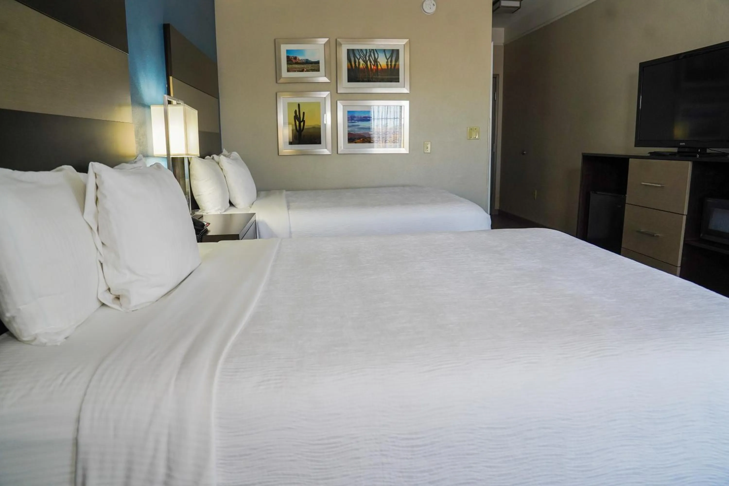 Bed in La Quinta by Wyndham Phoenix I-10 West