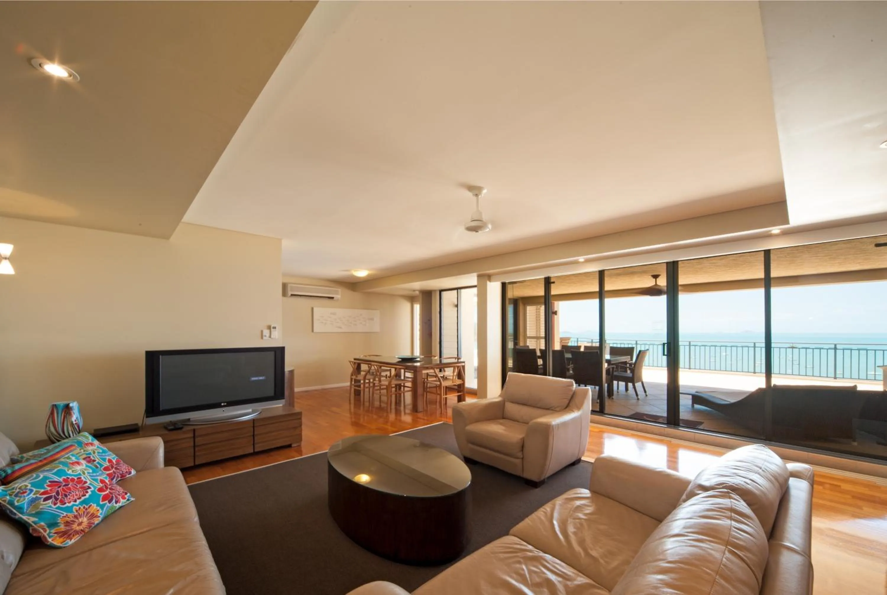 Living room in Pinnacles