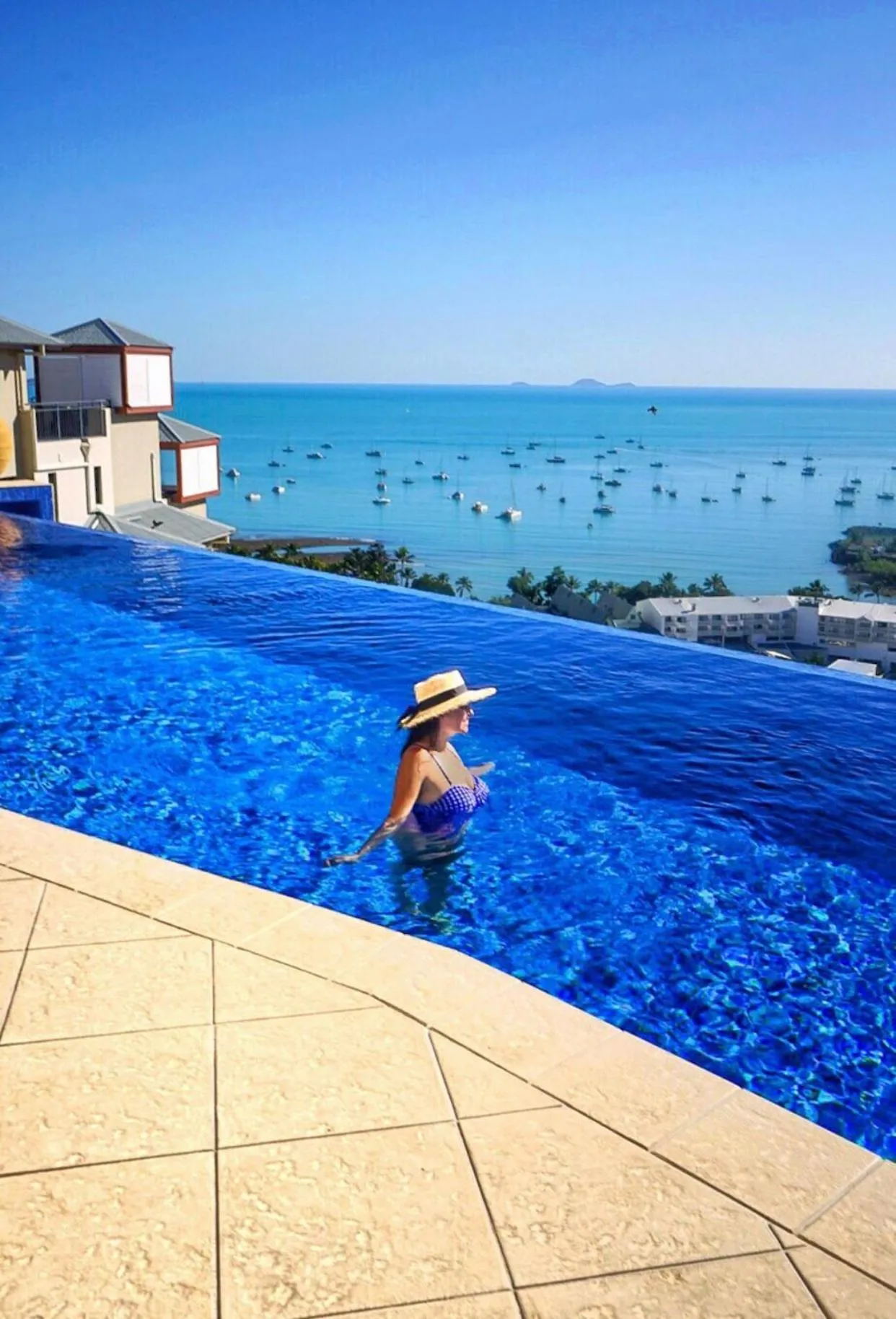 Swimming pool in Pinnacles
