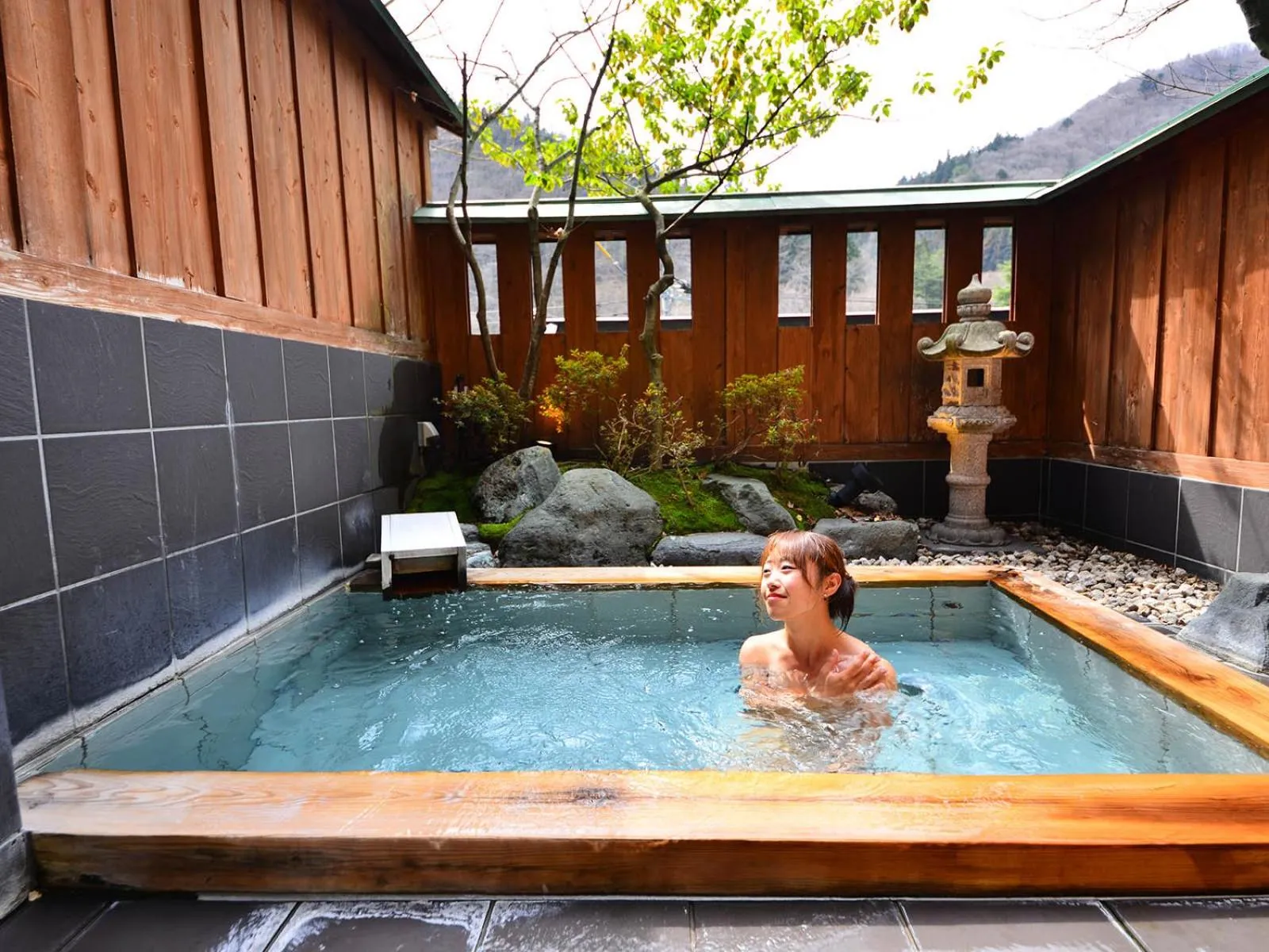 Hot Spring Bath in Shima Onsen Kashiwaya Ryokan