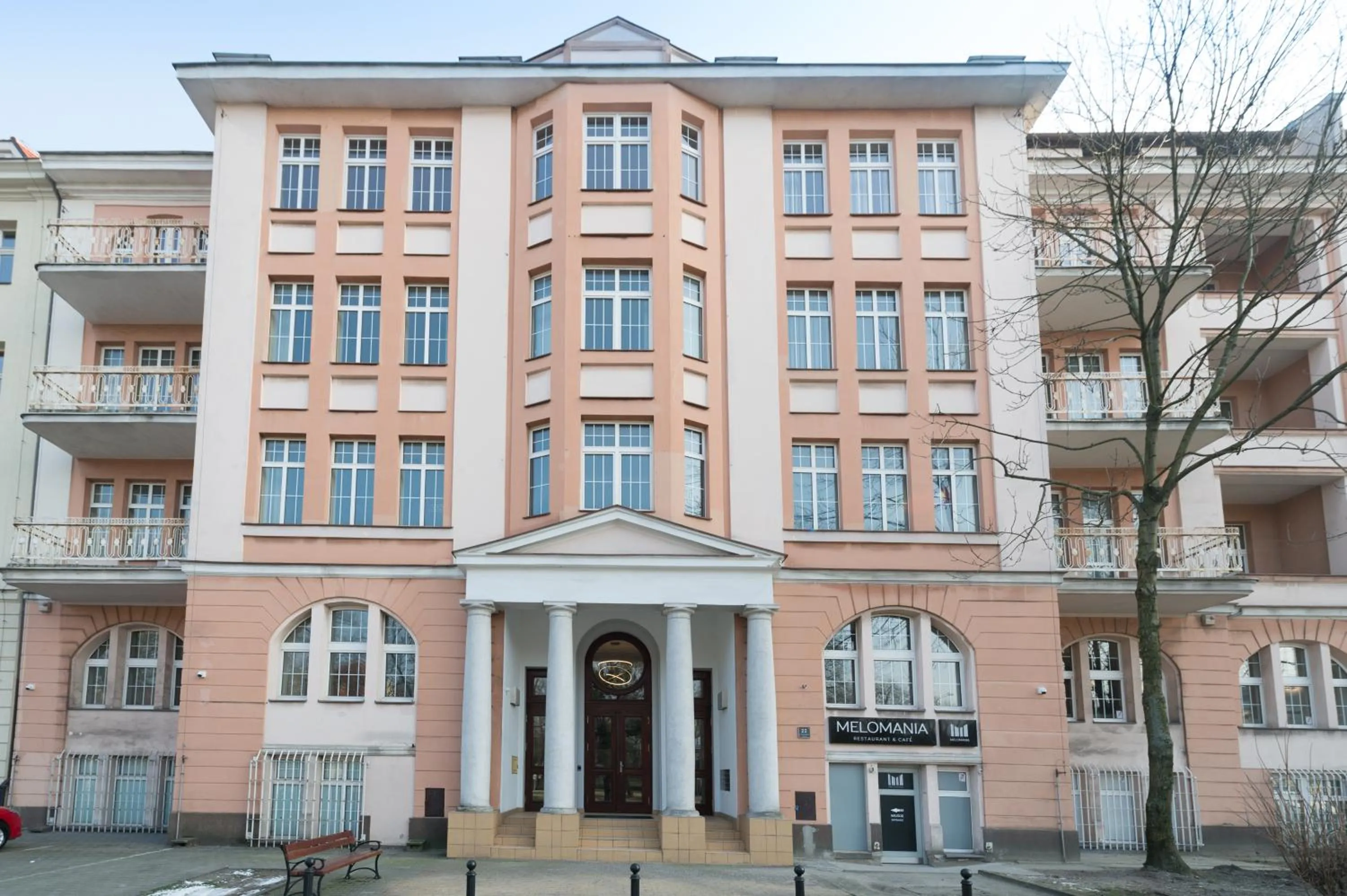 Facade/entrance in Apart Avenue 22