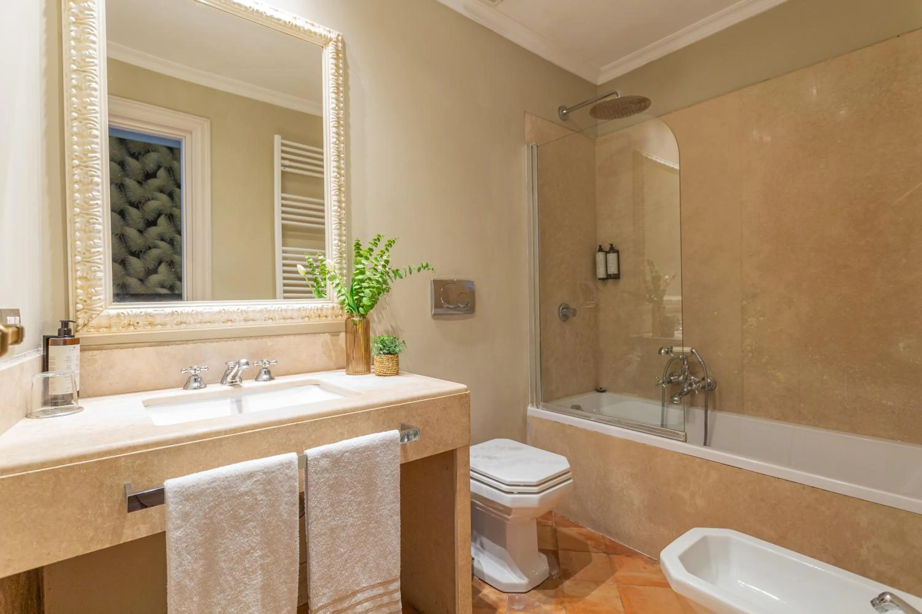 Bathroom in Hotel Parrasio