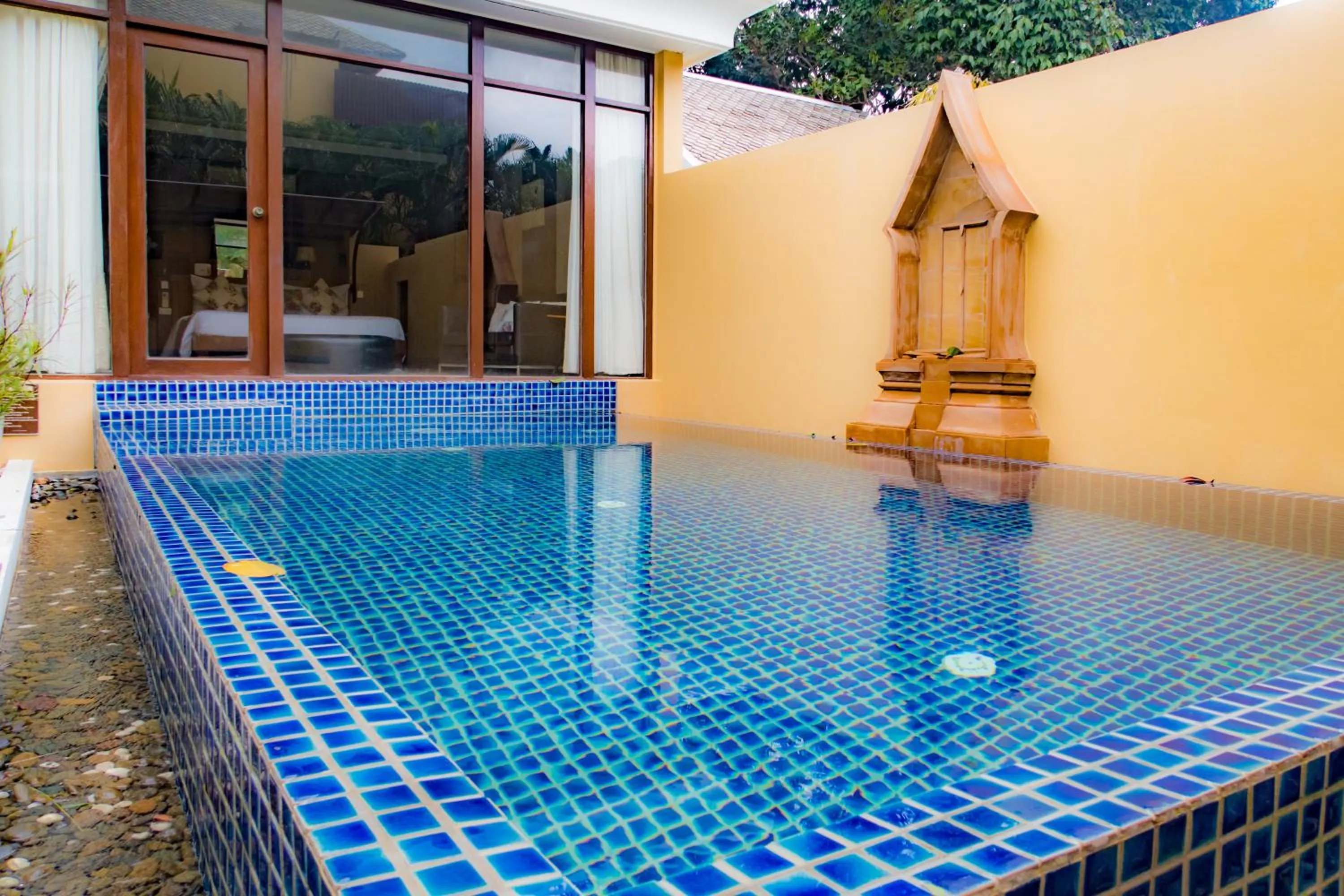 Swimming pool in Pawanthorn Samui - SHA Plus