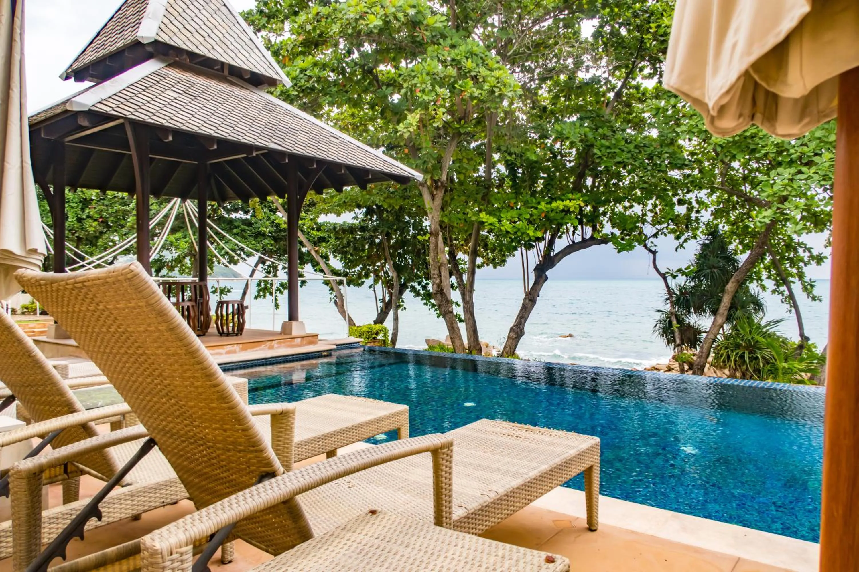 Swimming pool in Pawanthorn Samui - SHA Plus