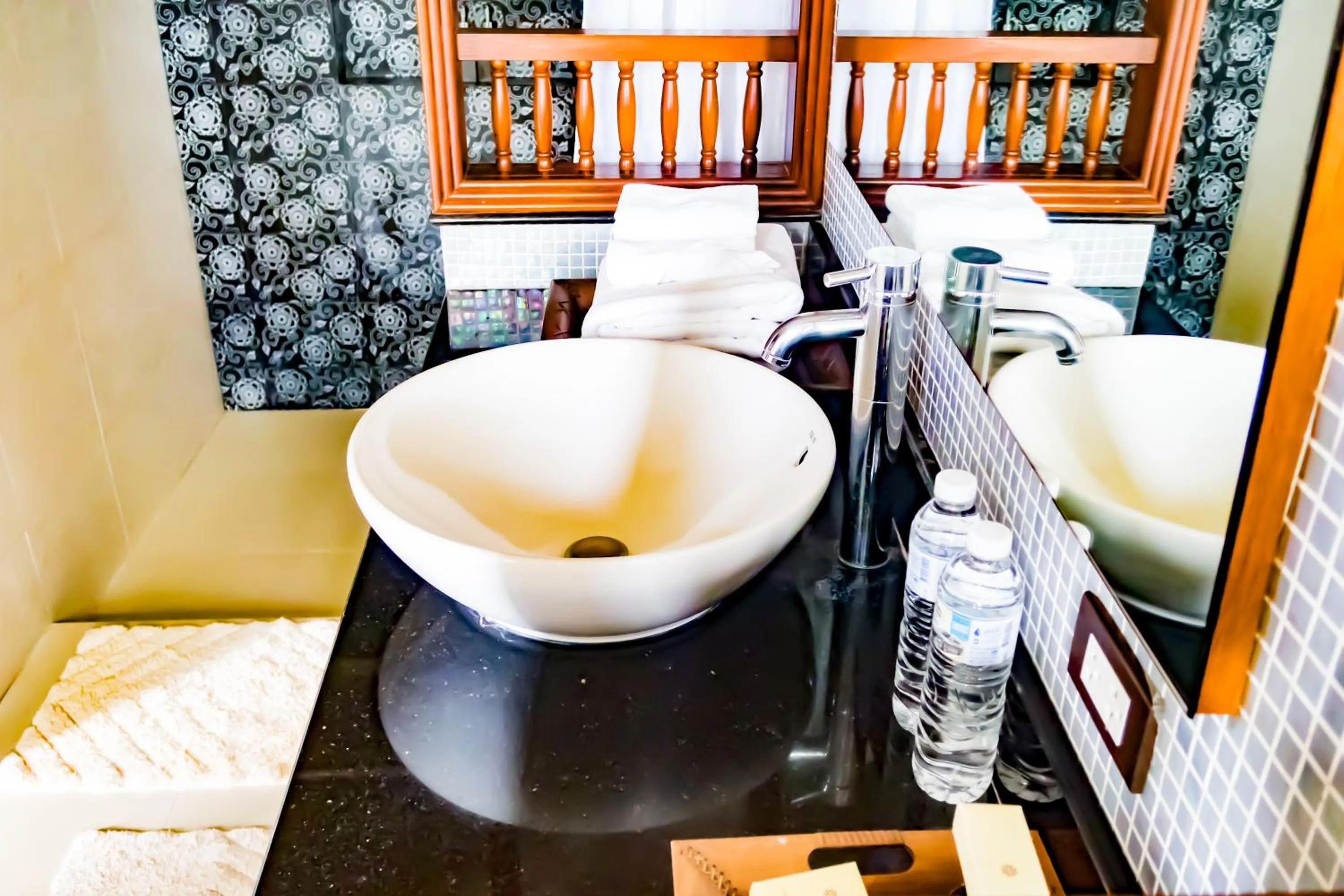 Bathroom, Bed in Pawanthorn Samui - SHA Plus