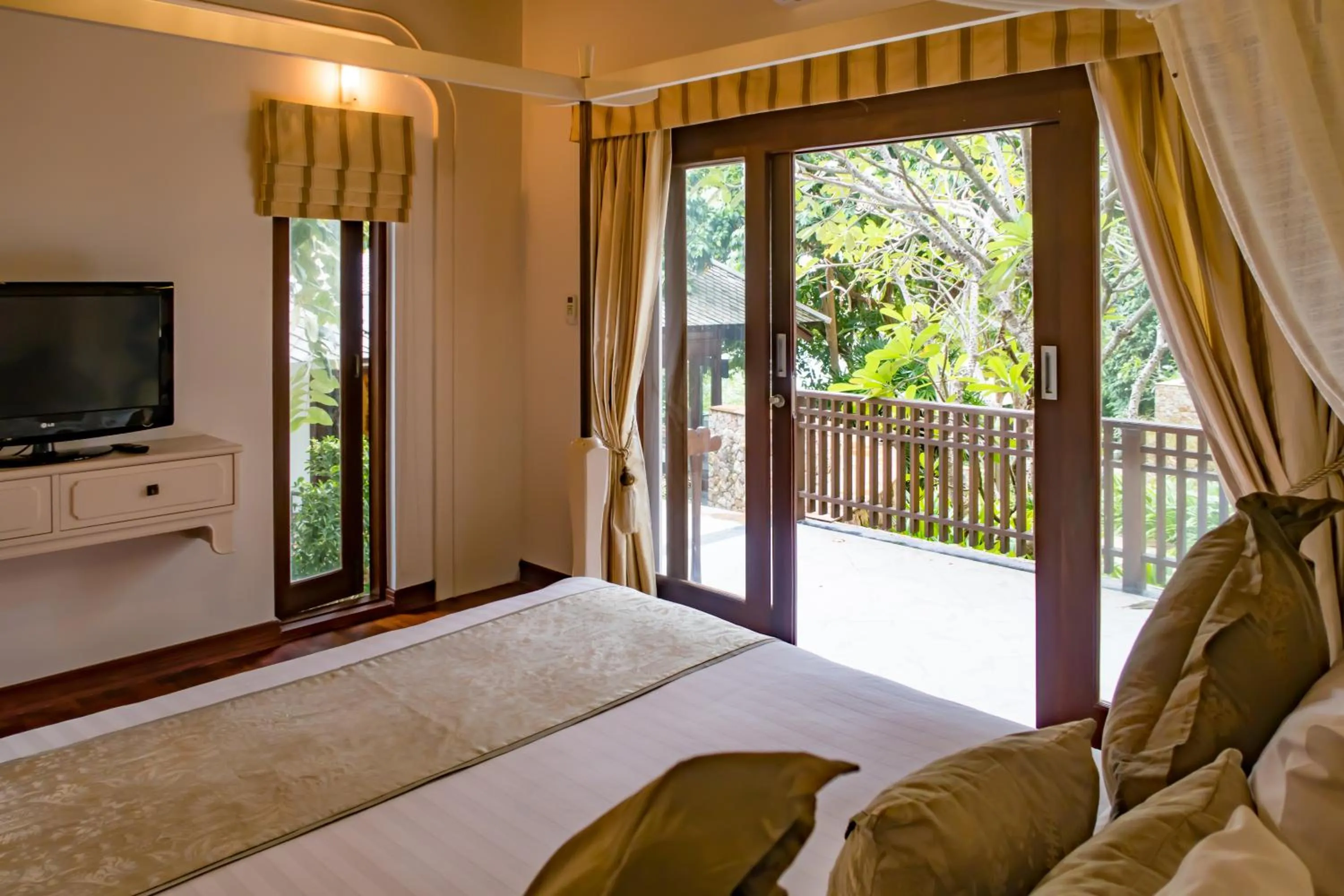 Bed in Pawanthorn Samui - SHA Plus