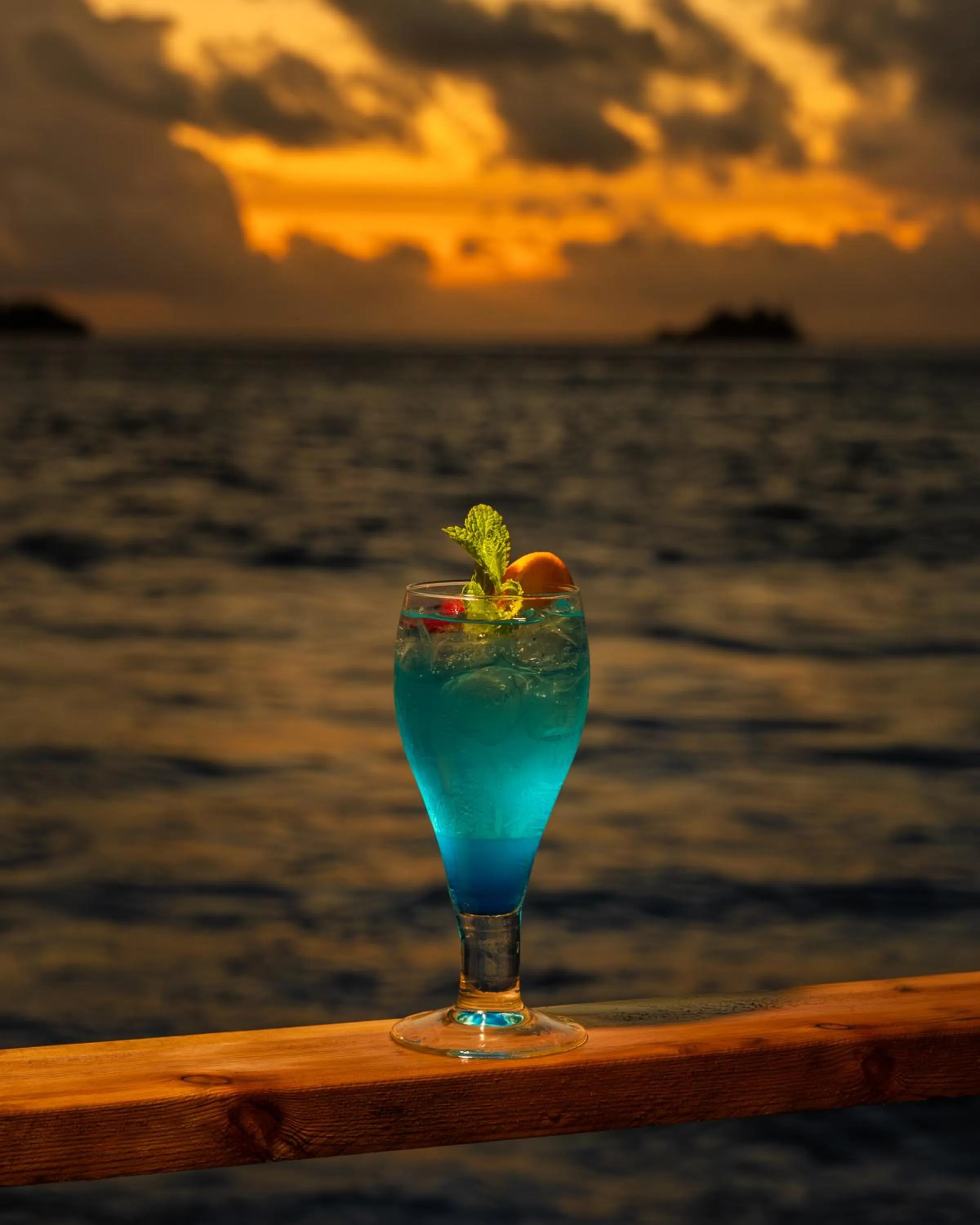 Food and drinks in Cinnamon Dhonveli Maldives - Free One-Way Speedboat and 02 Kids Under 12 Stay & Dine Free