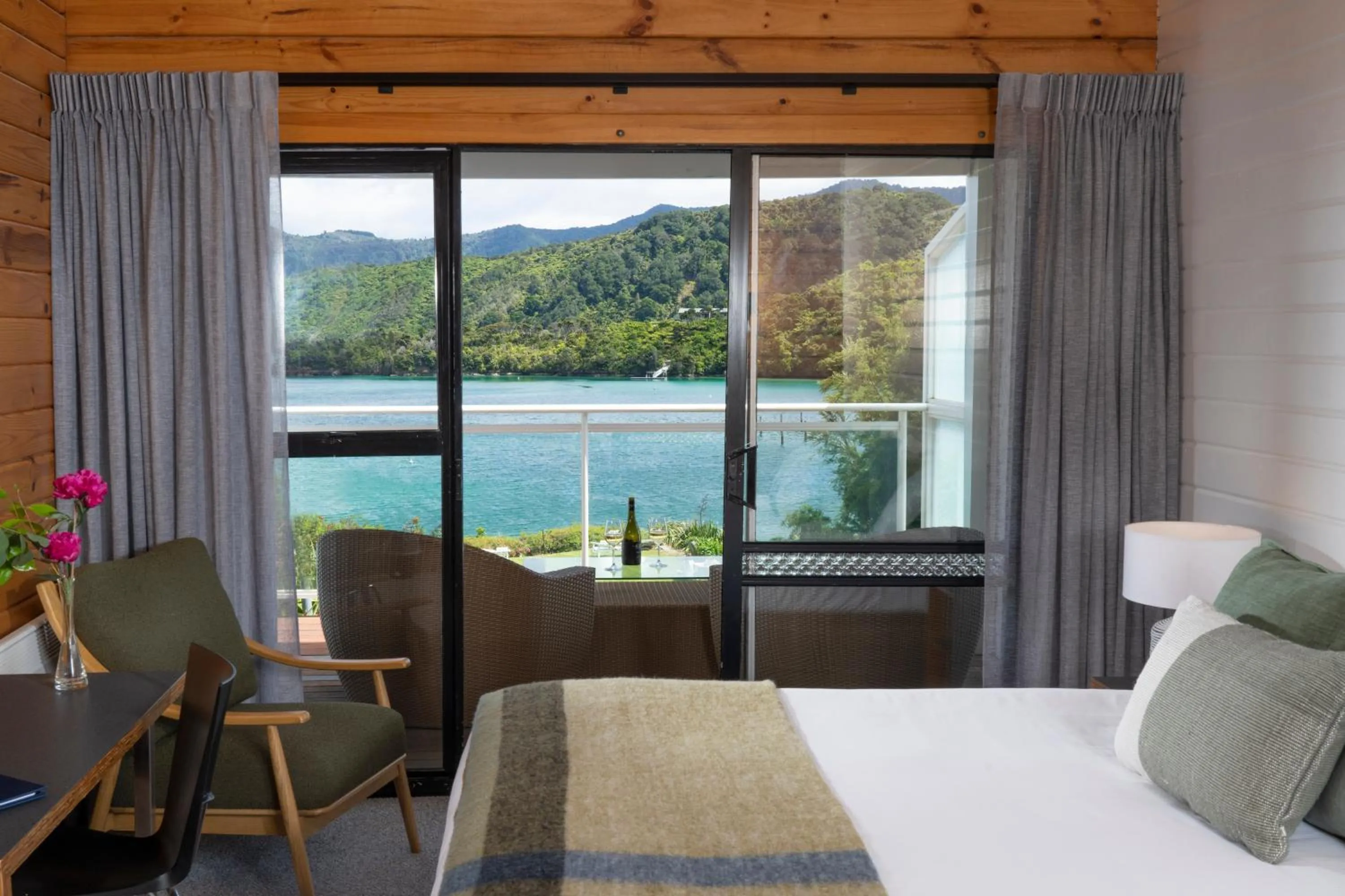 Patio, Bed in The Portage Resort