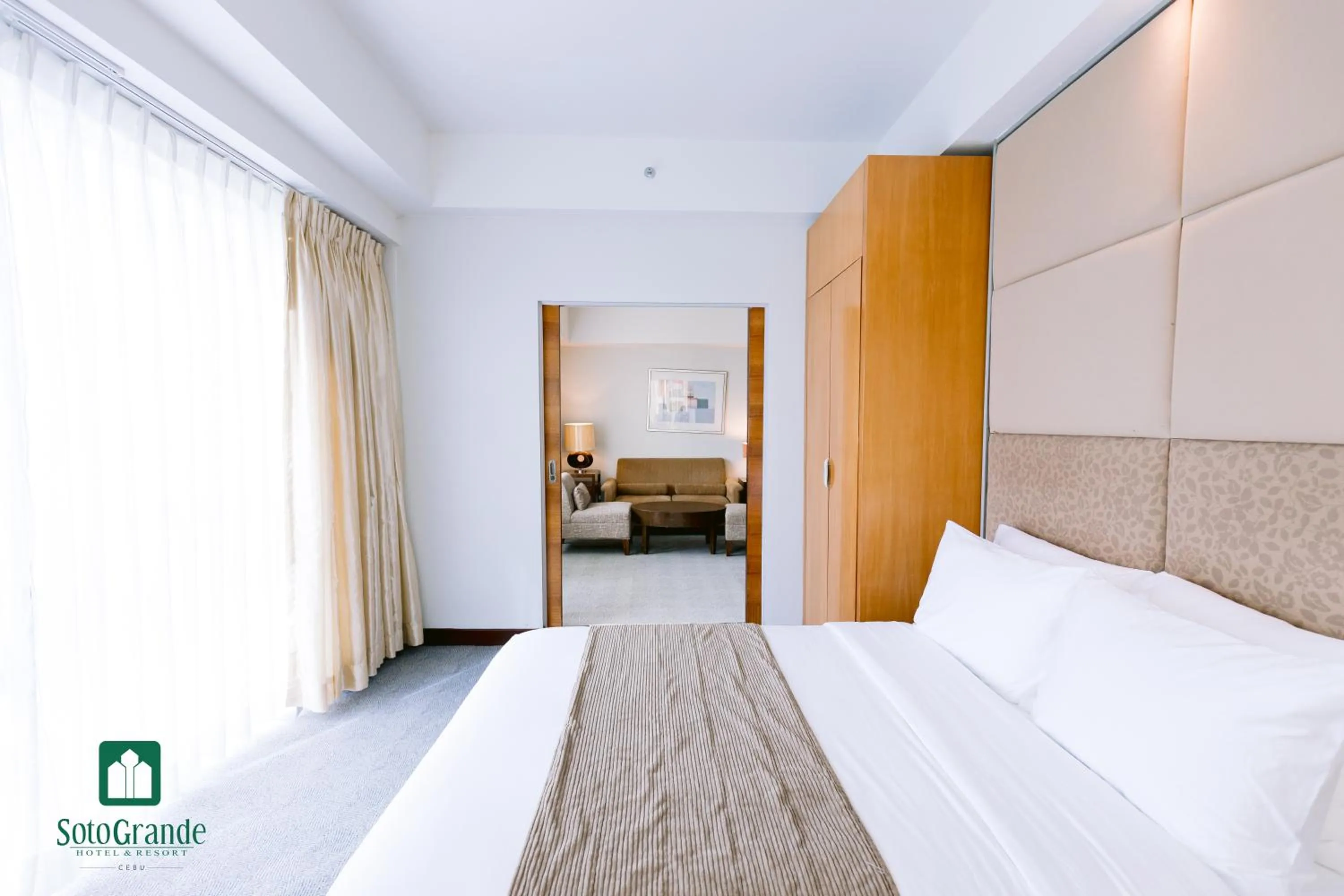 Living room, Bed in Sotogrande Hotel and Resort