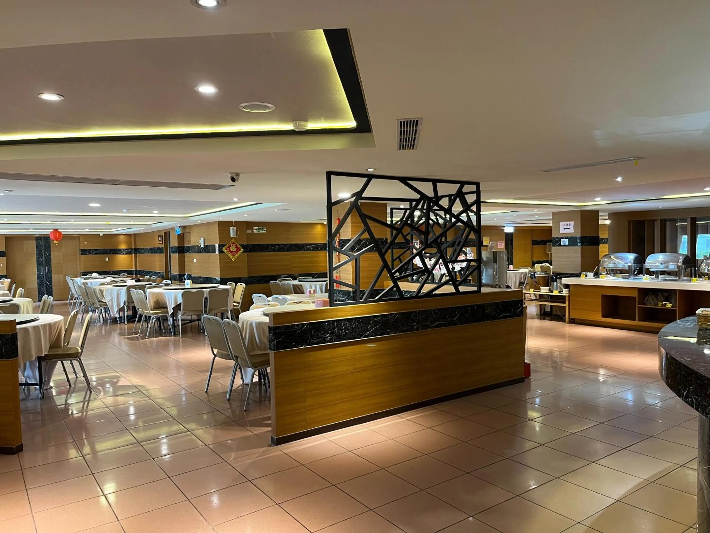 Restaurant/places to eat in 東陽峇里商旅酒店