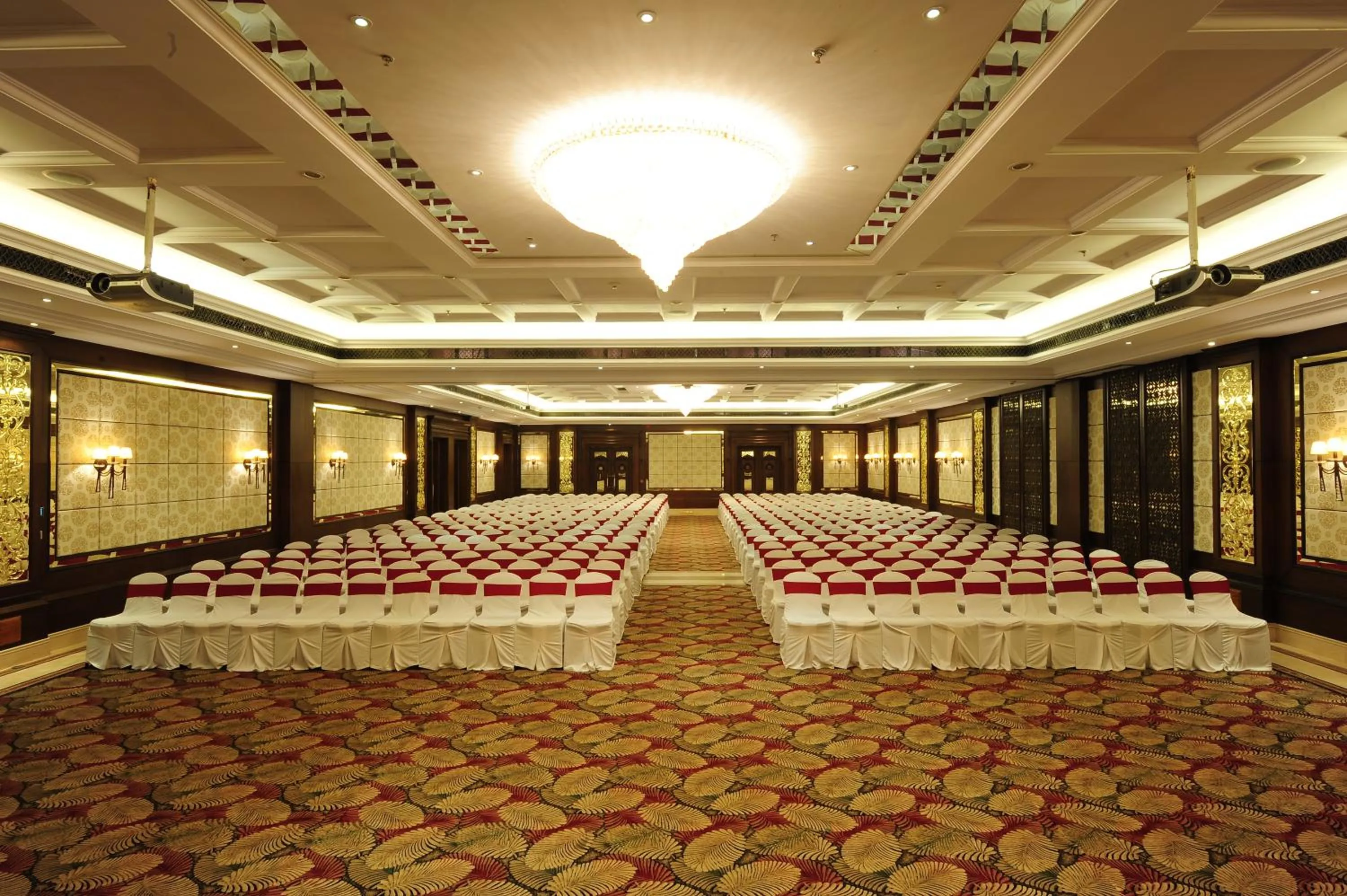 Banquet/Function facilities in Mayfair Convention