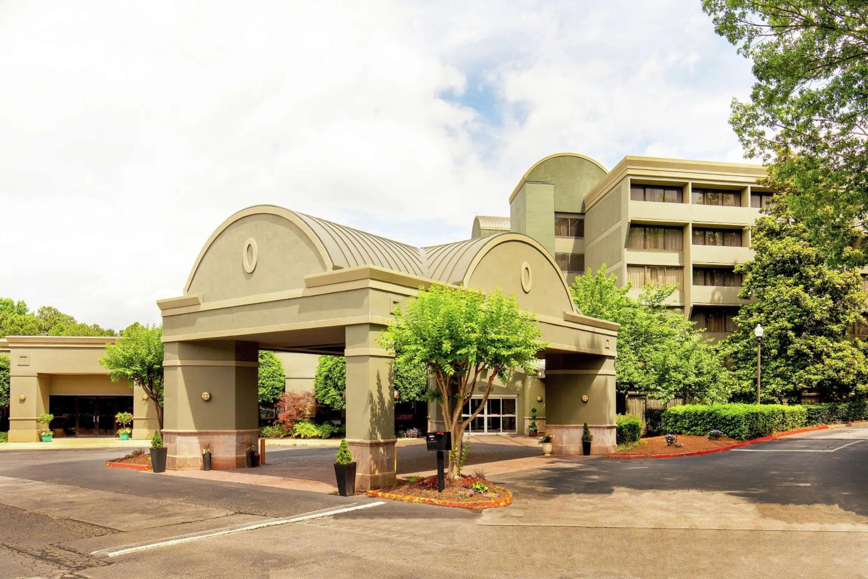 Property building in DoubleTree by Hilton Atlanta Northwest/Marietta