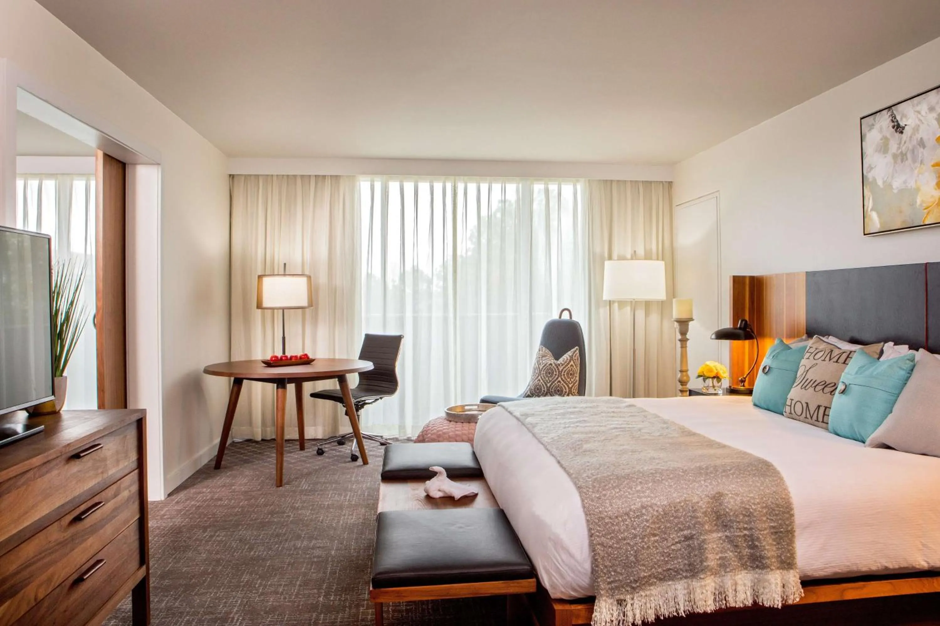 Bedroom, Bed in DoubleTree by Hilton Atlanta Northwest/Marietta