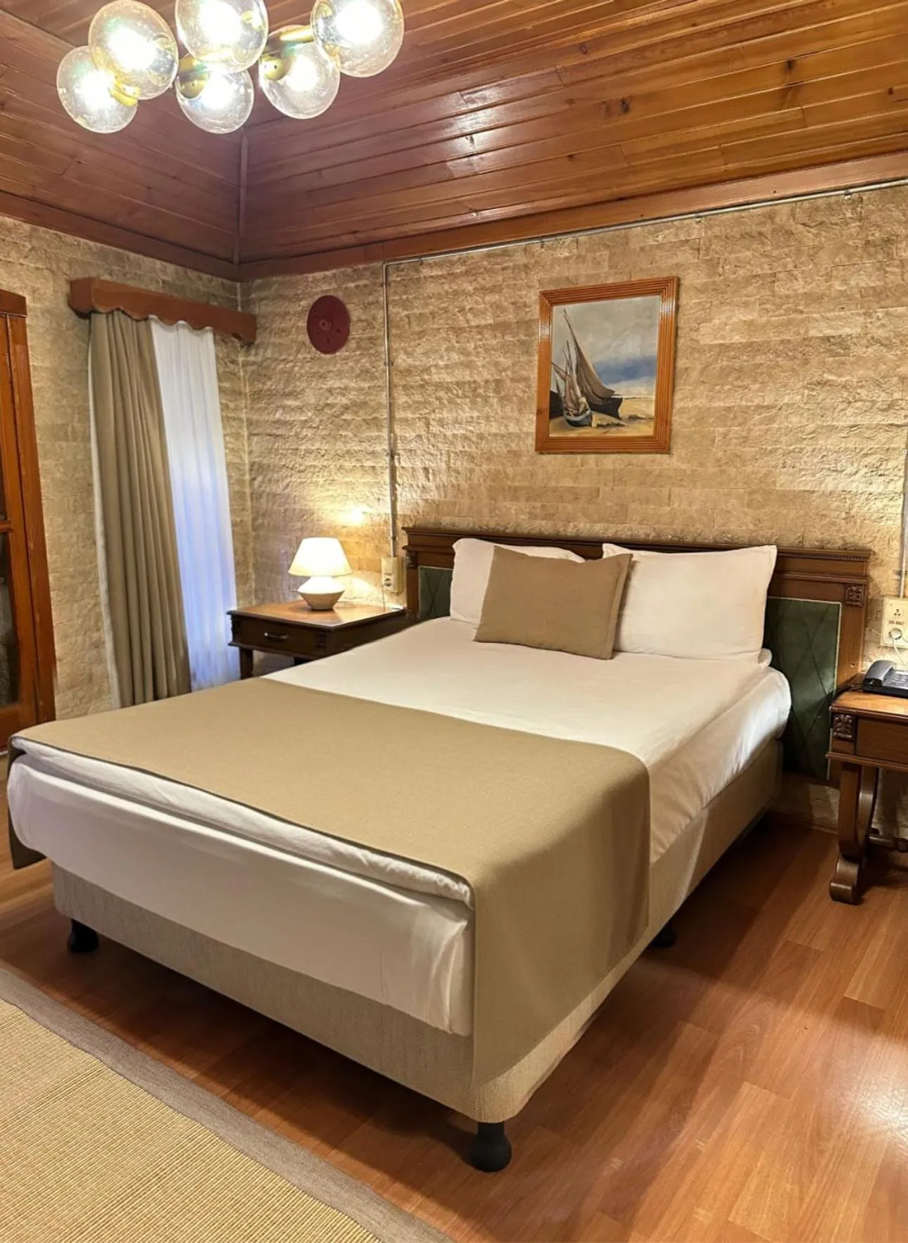 Bedroom, Bed in Zeynep Hanim Konagi