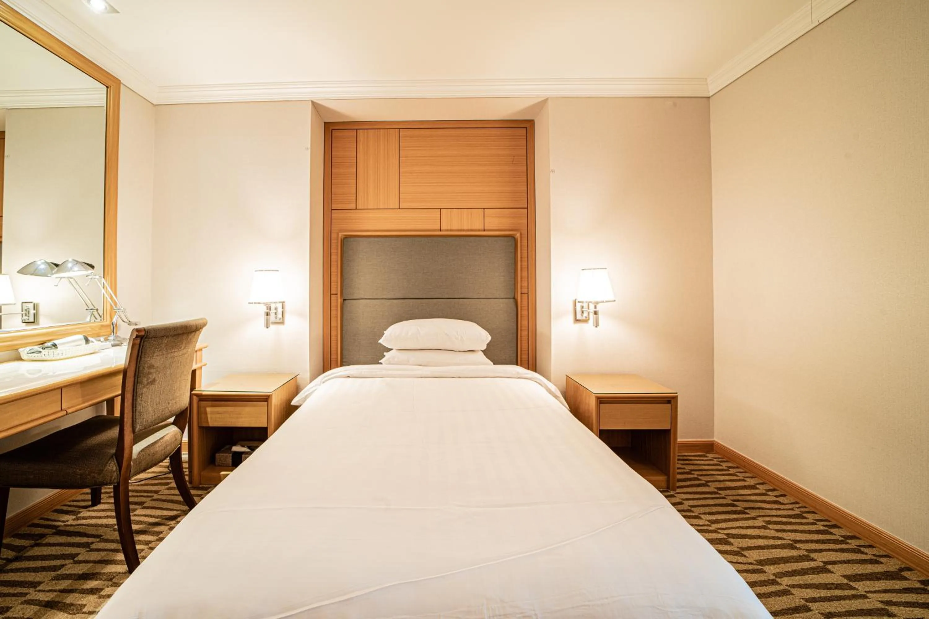 Bed in Hotel Geumosan