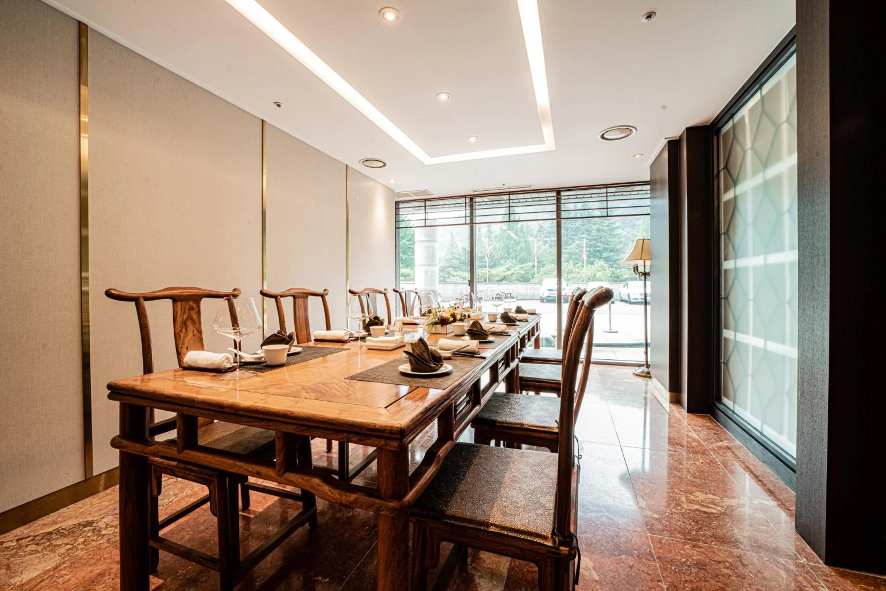 Restaurant/places to eat in Hotel Geumosan