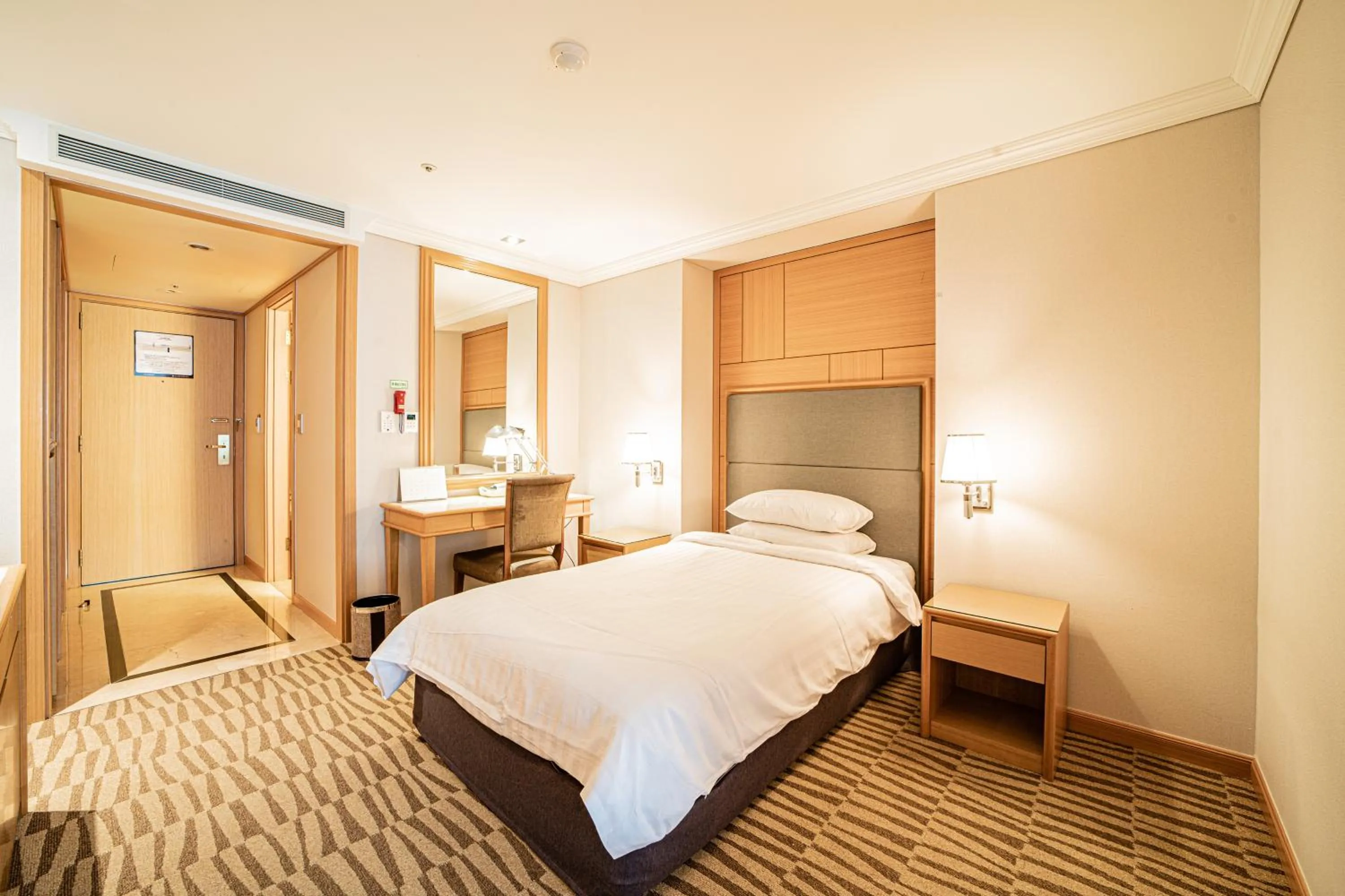 Bed in Hotel Geumosan