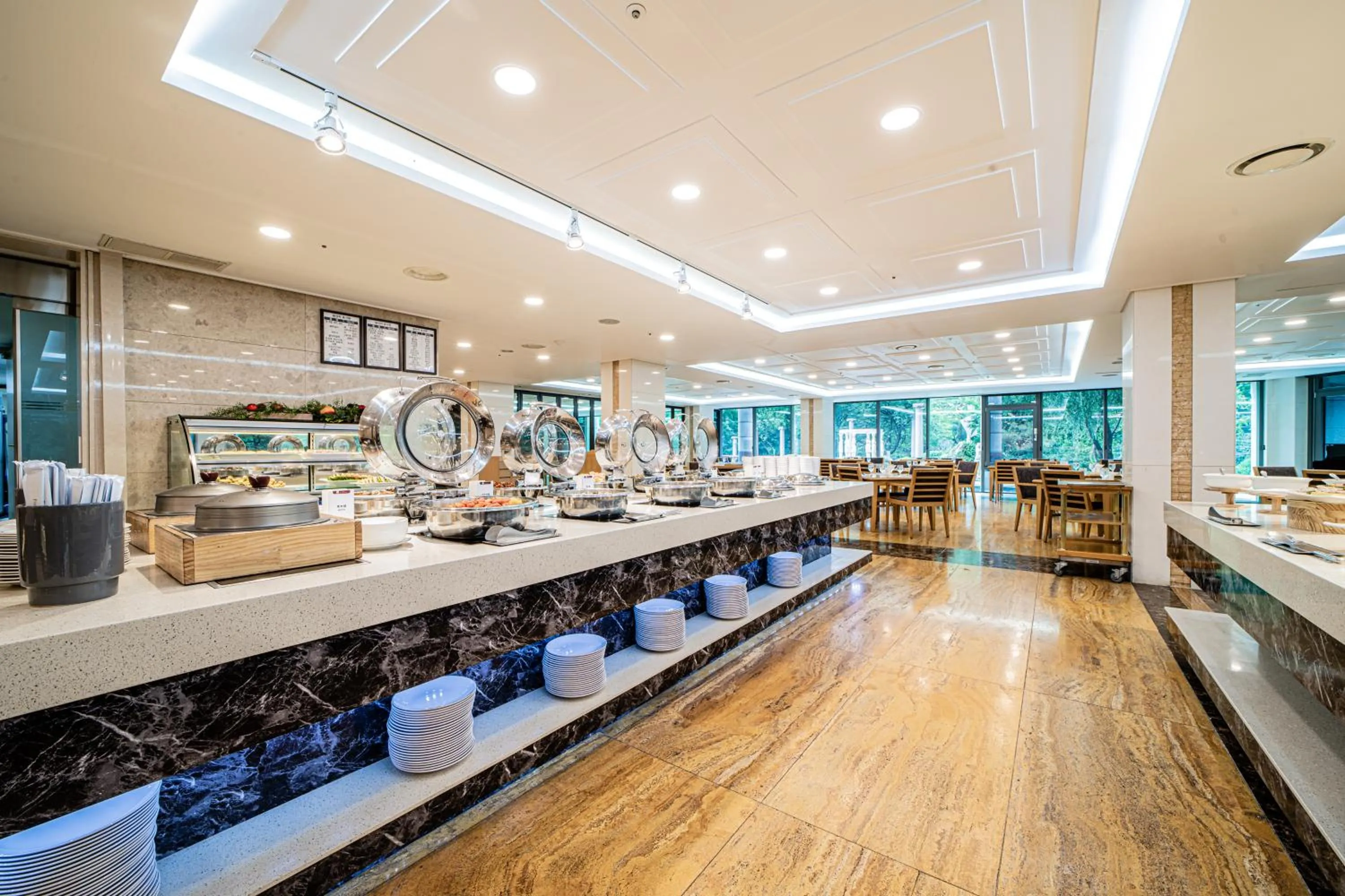 Restaurant/places to eat in Hotel Geumosan