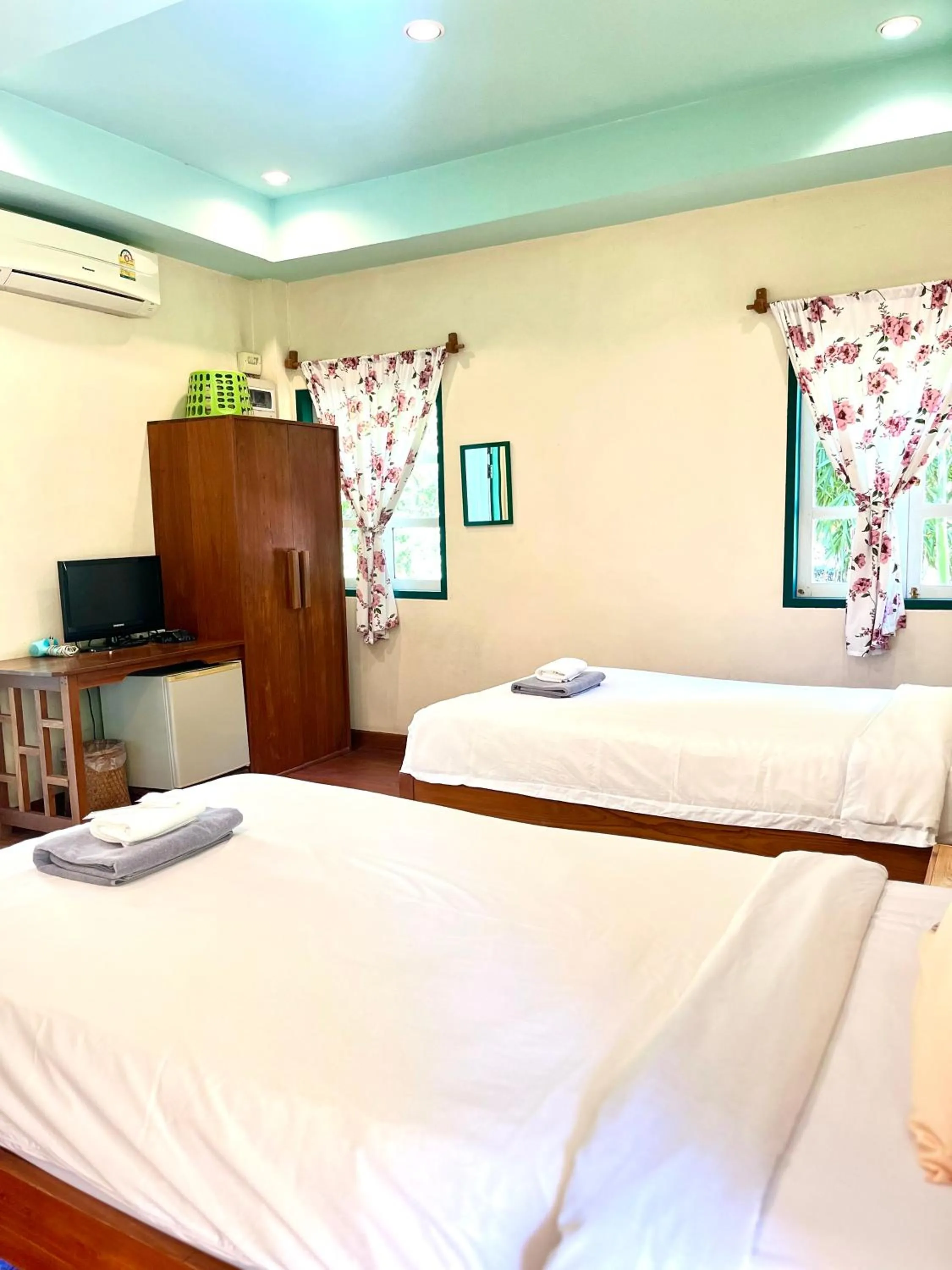 Bedroom, Bed in Pai Flora Resort