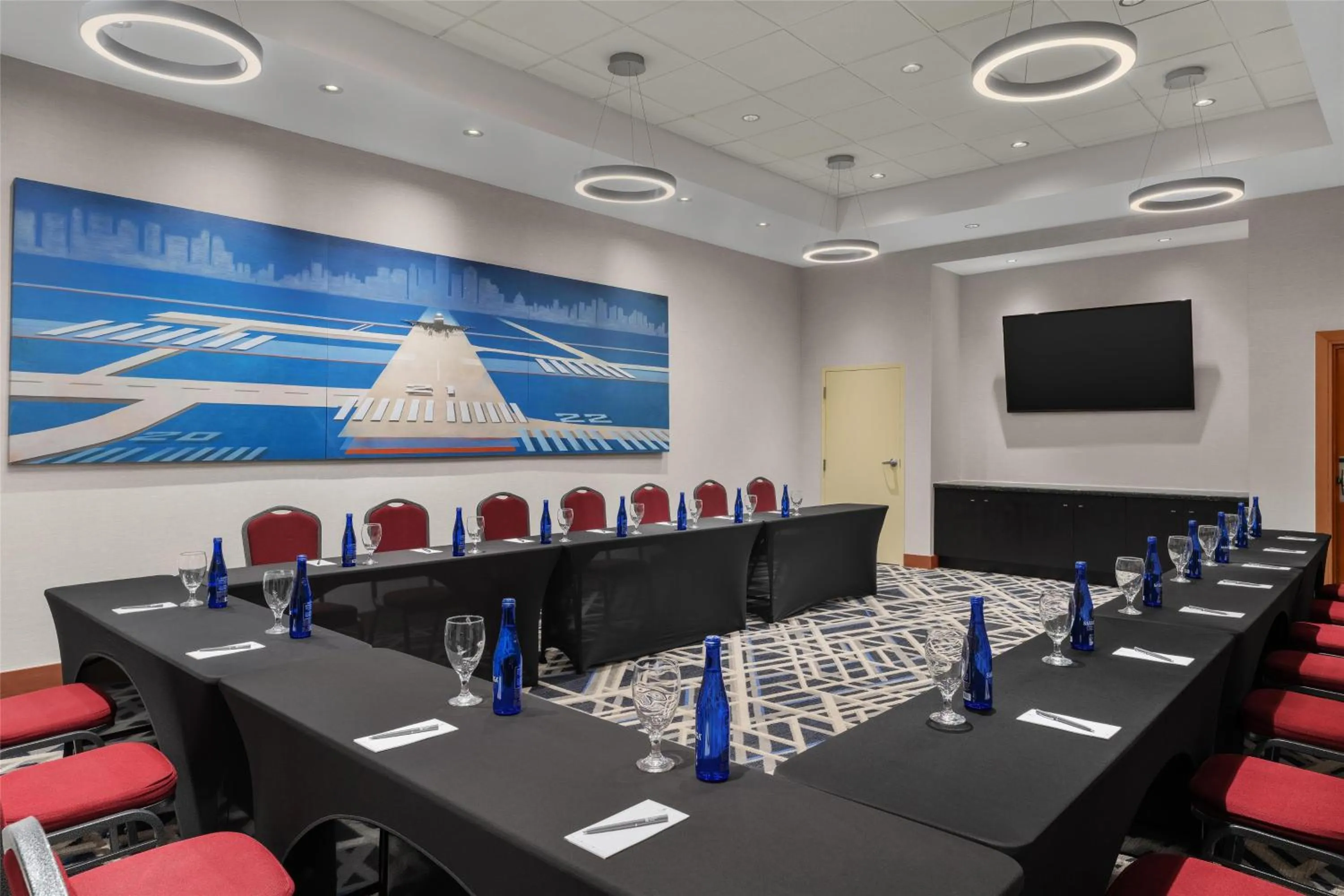 Meeting/conference room in Embassy Suites Boston at Logan Airport
