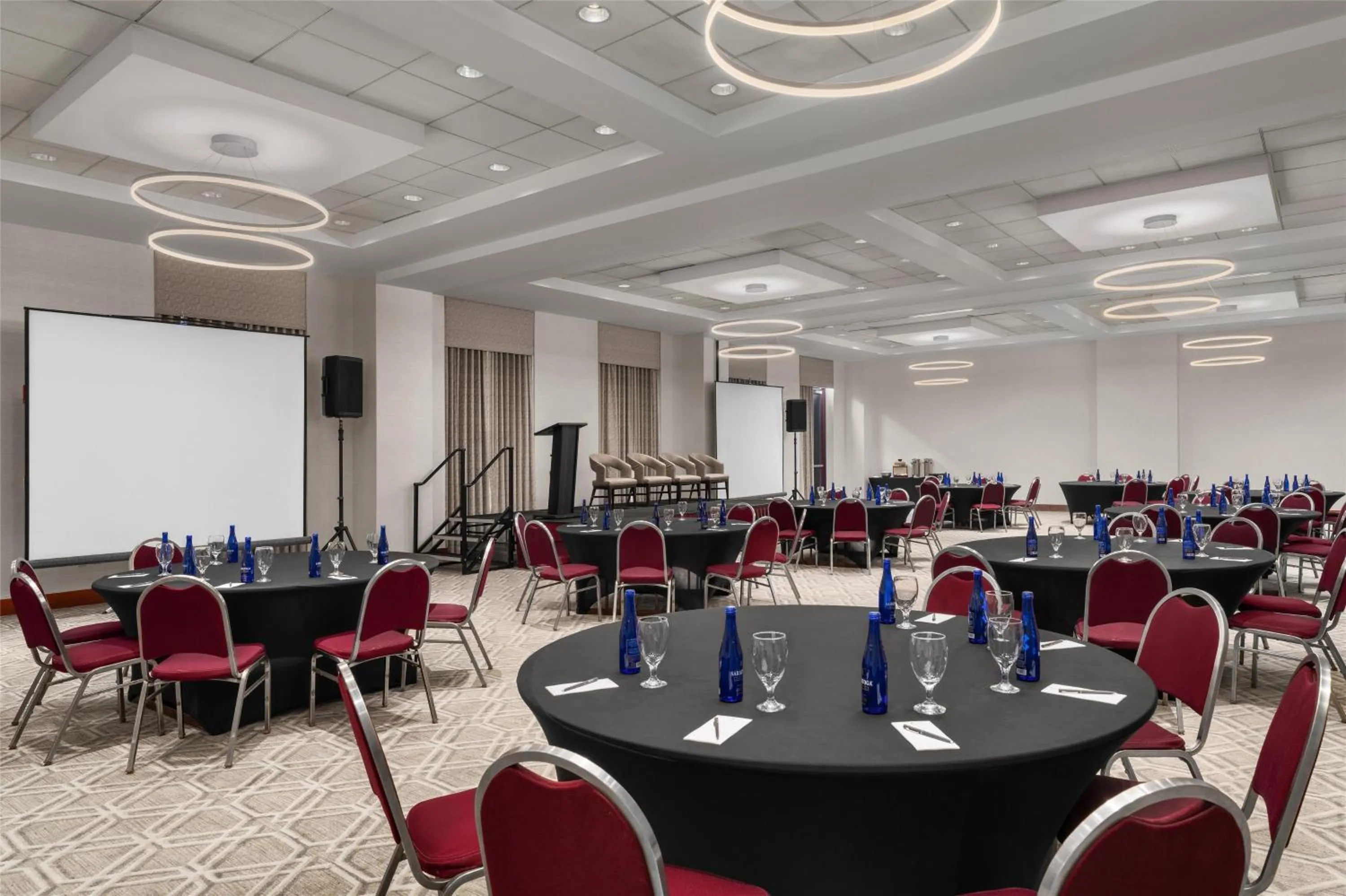 Meeting/conference room in Embassy Suites Boston at Logan Airport