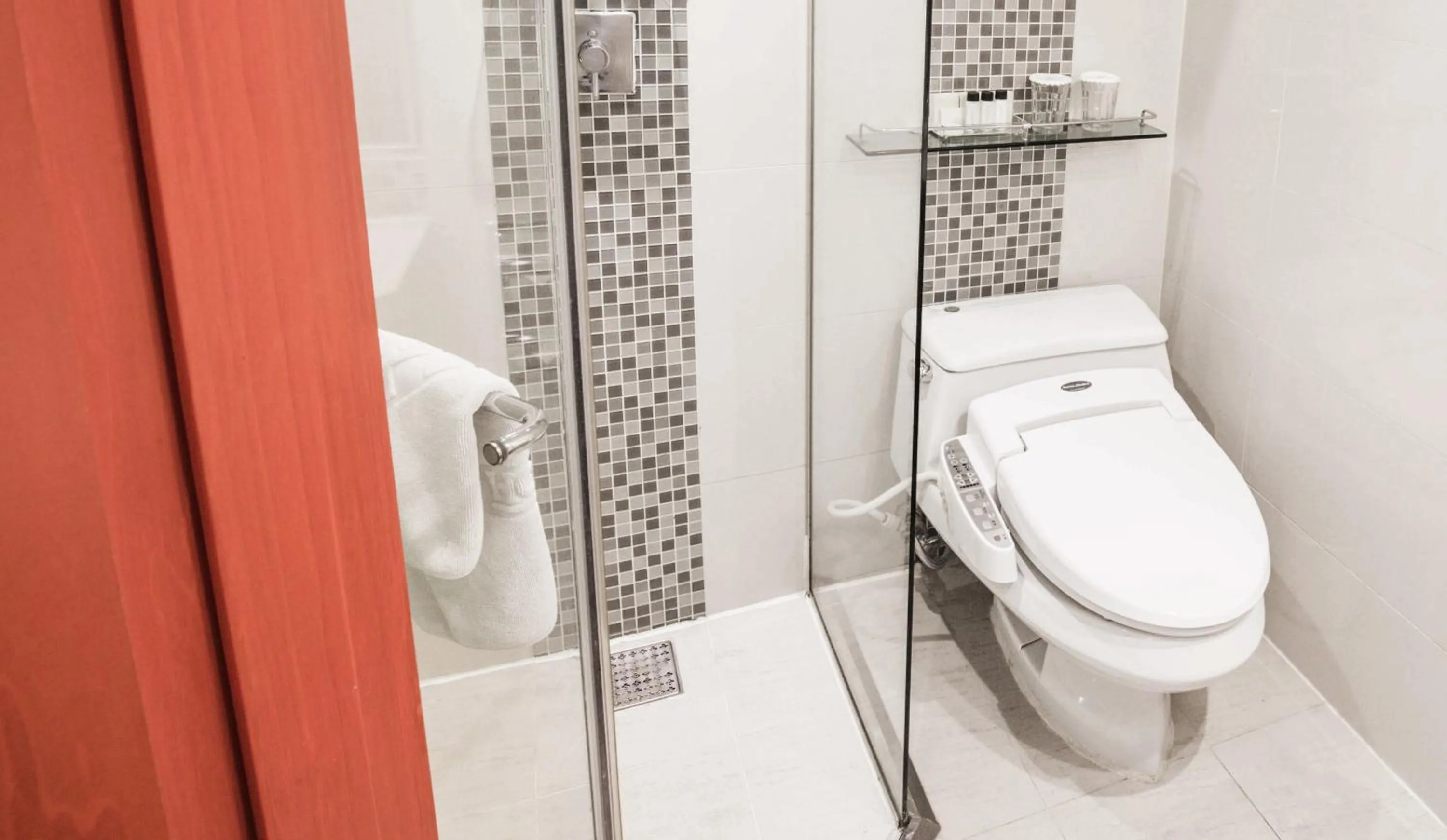 Toilet in Hotel Prince Seoul