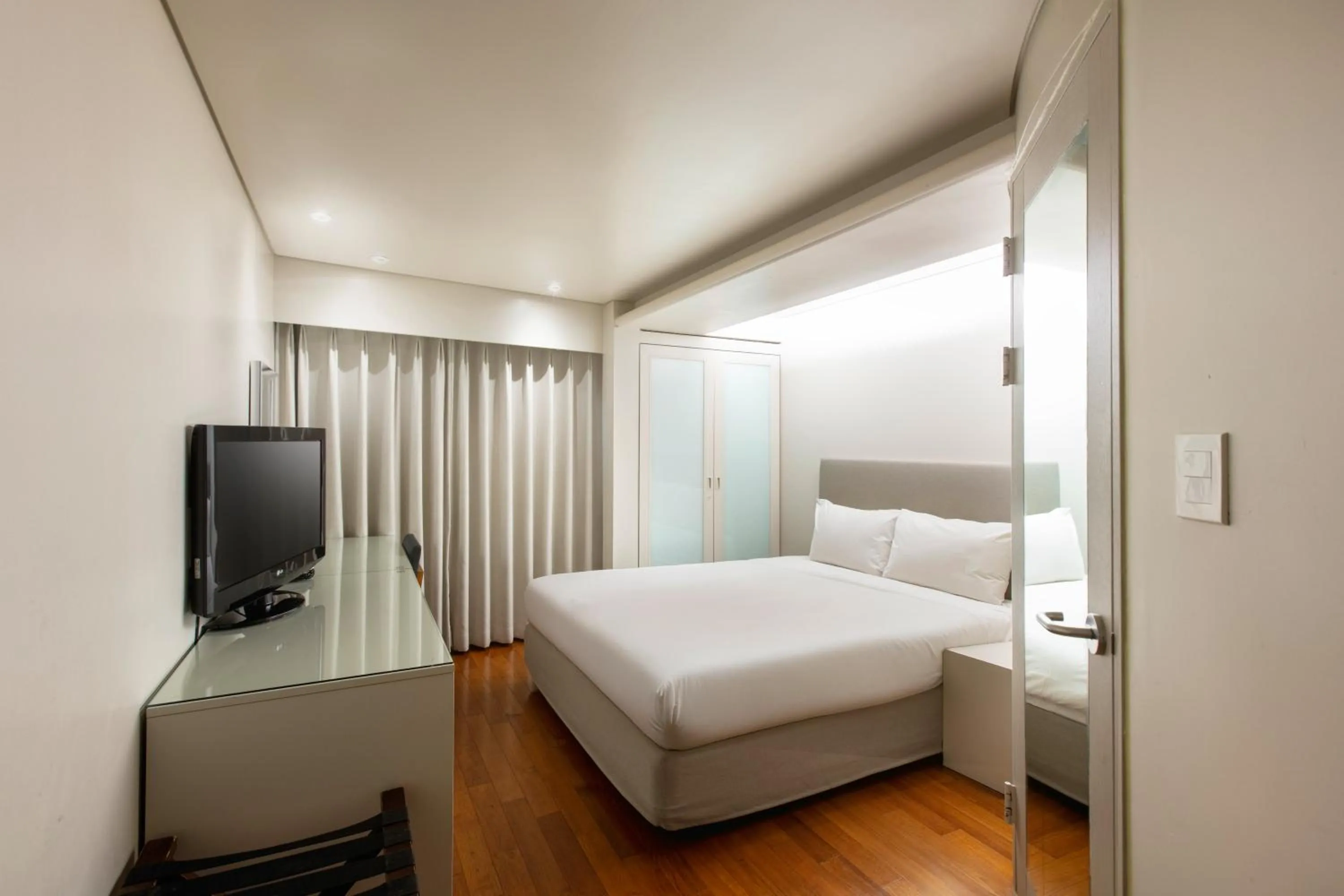 Photo of the whole room, Bed in Hotel Prince Seoul