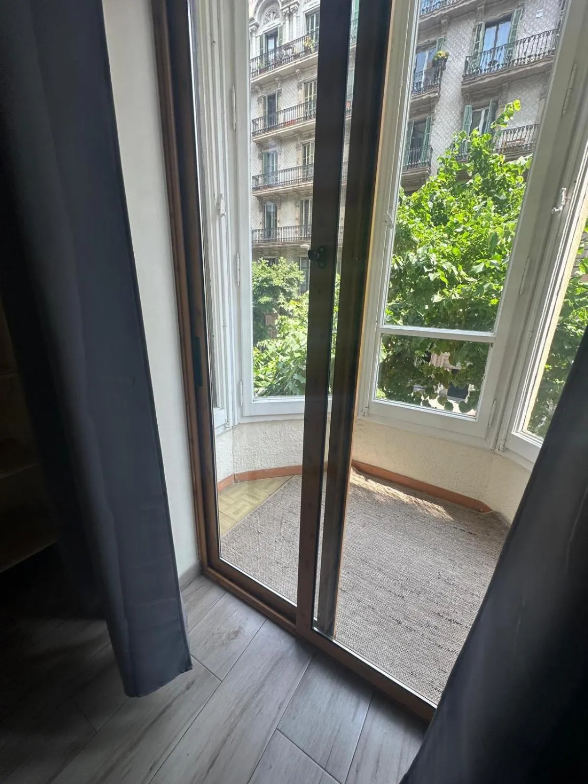 Hostal Balmes Centro