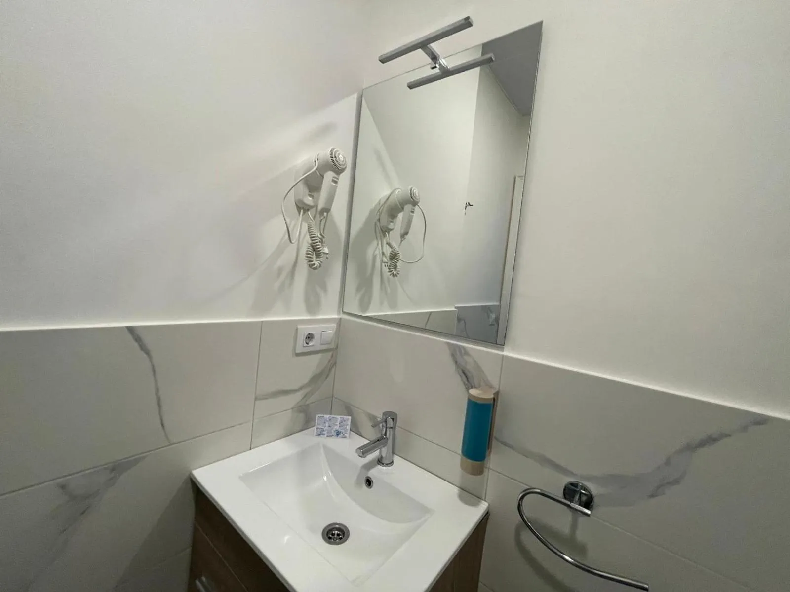 Hostal Balmes Centro