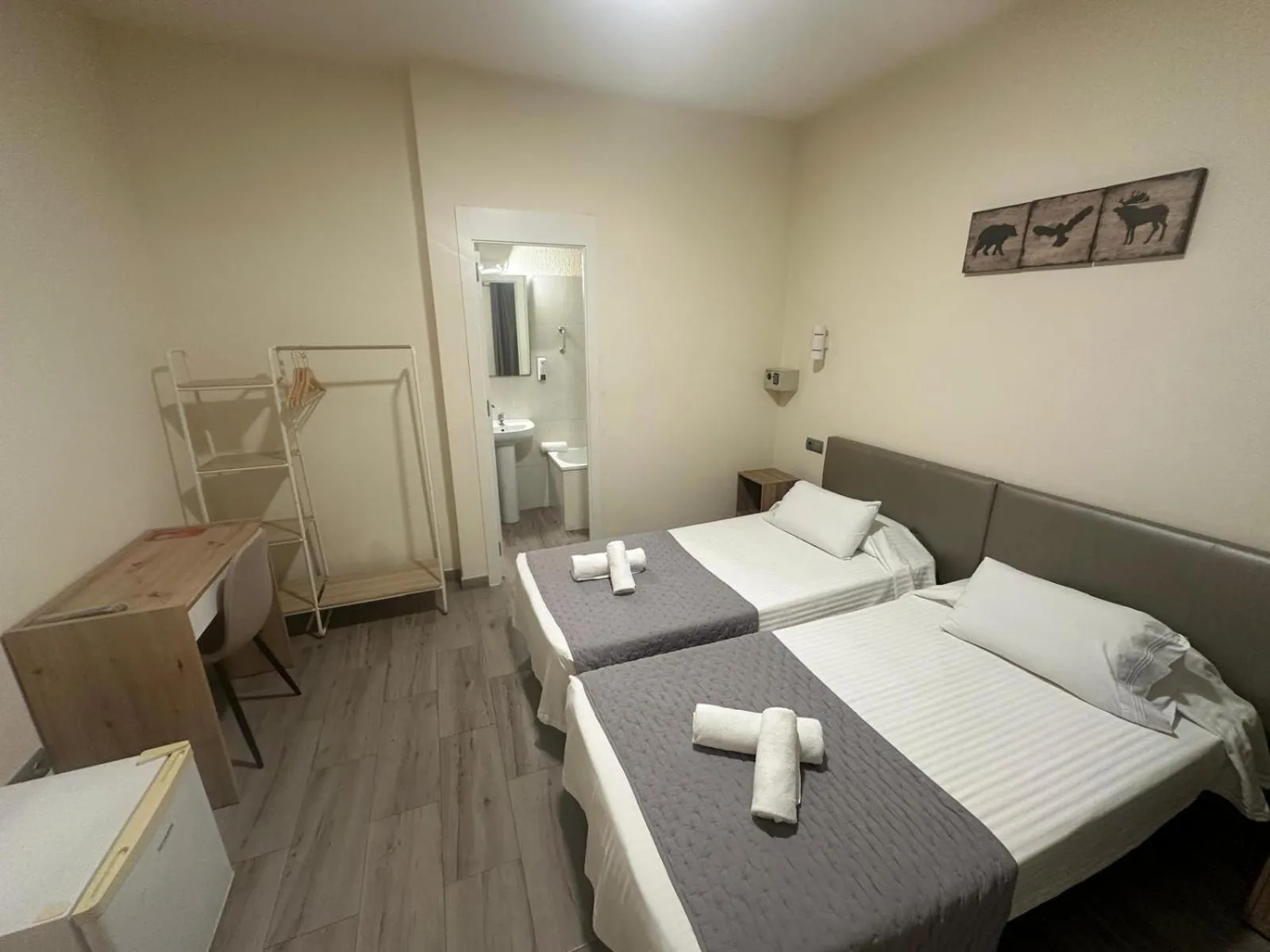 Bed in Hostal Balmes Centro