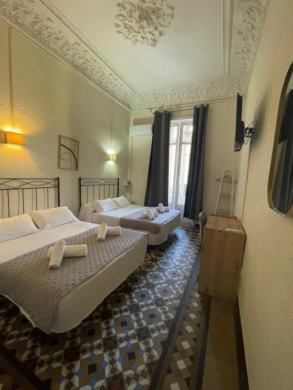 Bed in Hostal Balmes Centro