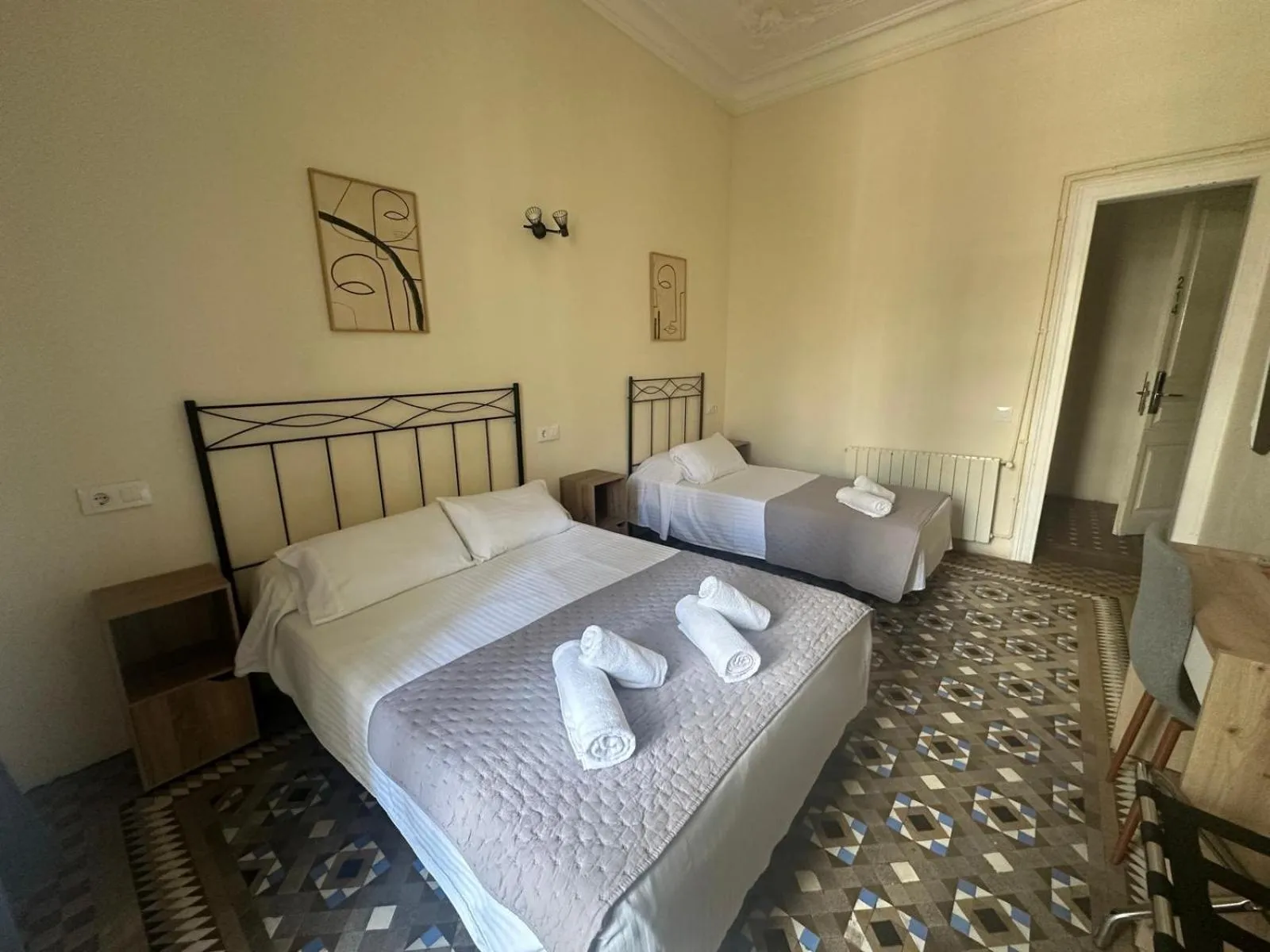 Bed in Hostal Balmes Centro